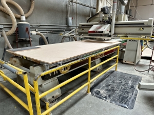 PUBLIC ONLINE AUCTION COMMAND And CONTROL ROOM CONSOLES MANUFACTURER