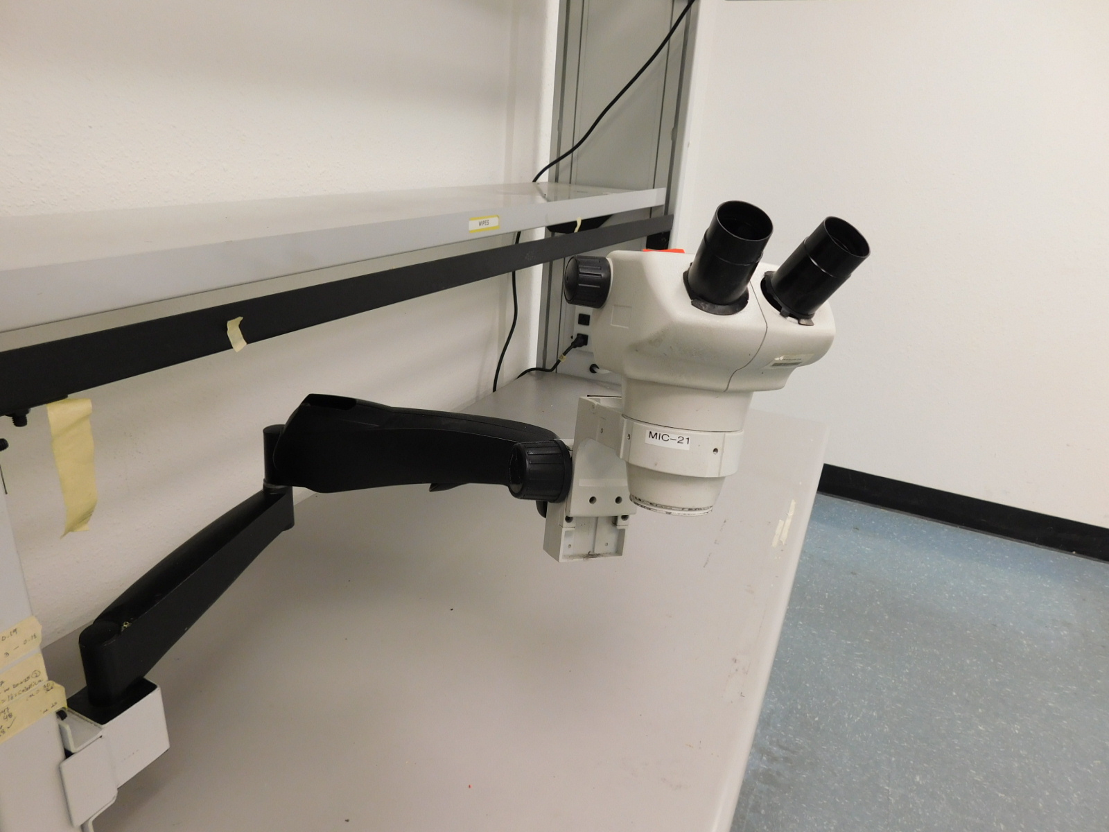 LOT OF (3) LIGHTED WORKSTATIONS, W/(2) SETS OF OPTICS-118