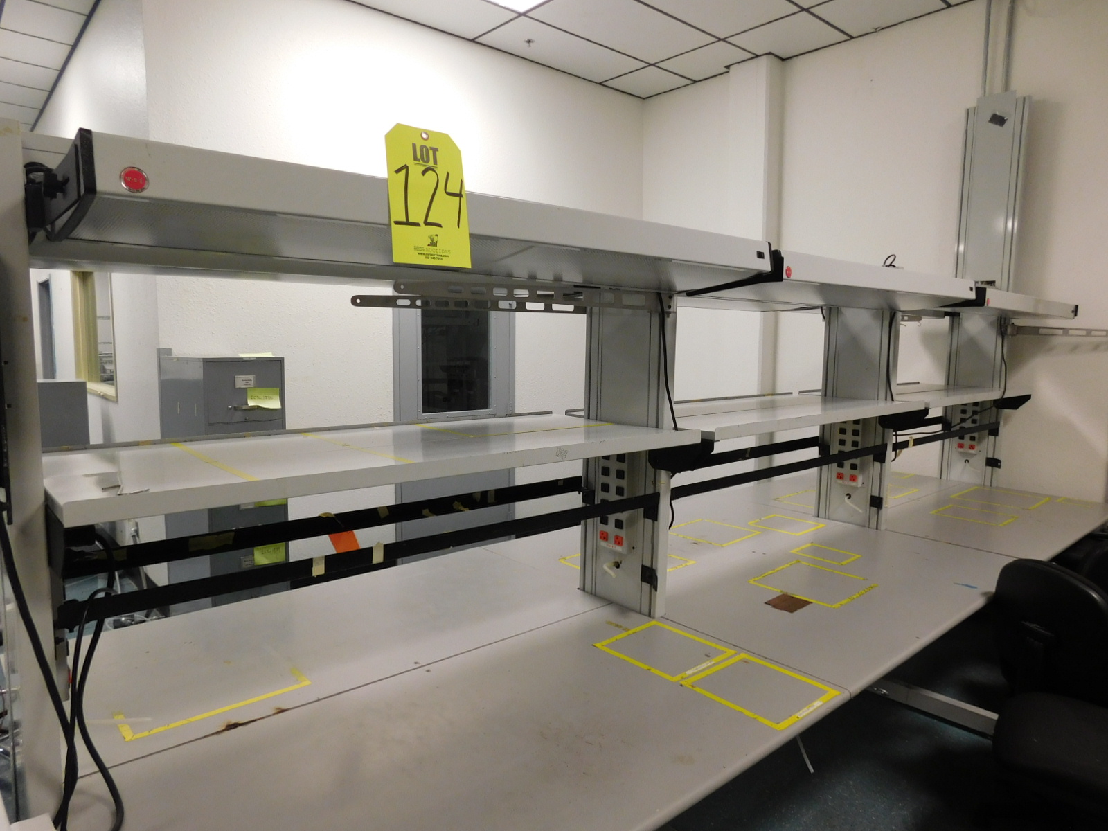 LOT OF (6) LIGHTED WORKSTATIONS-124