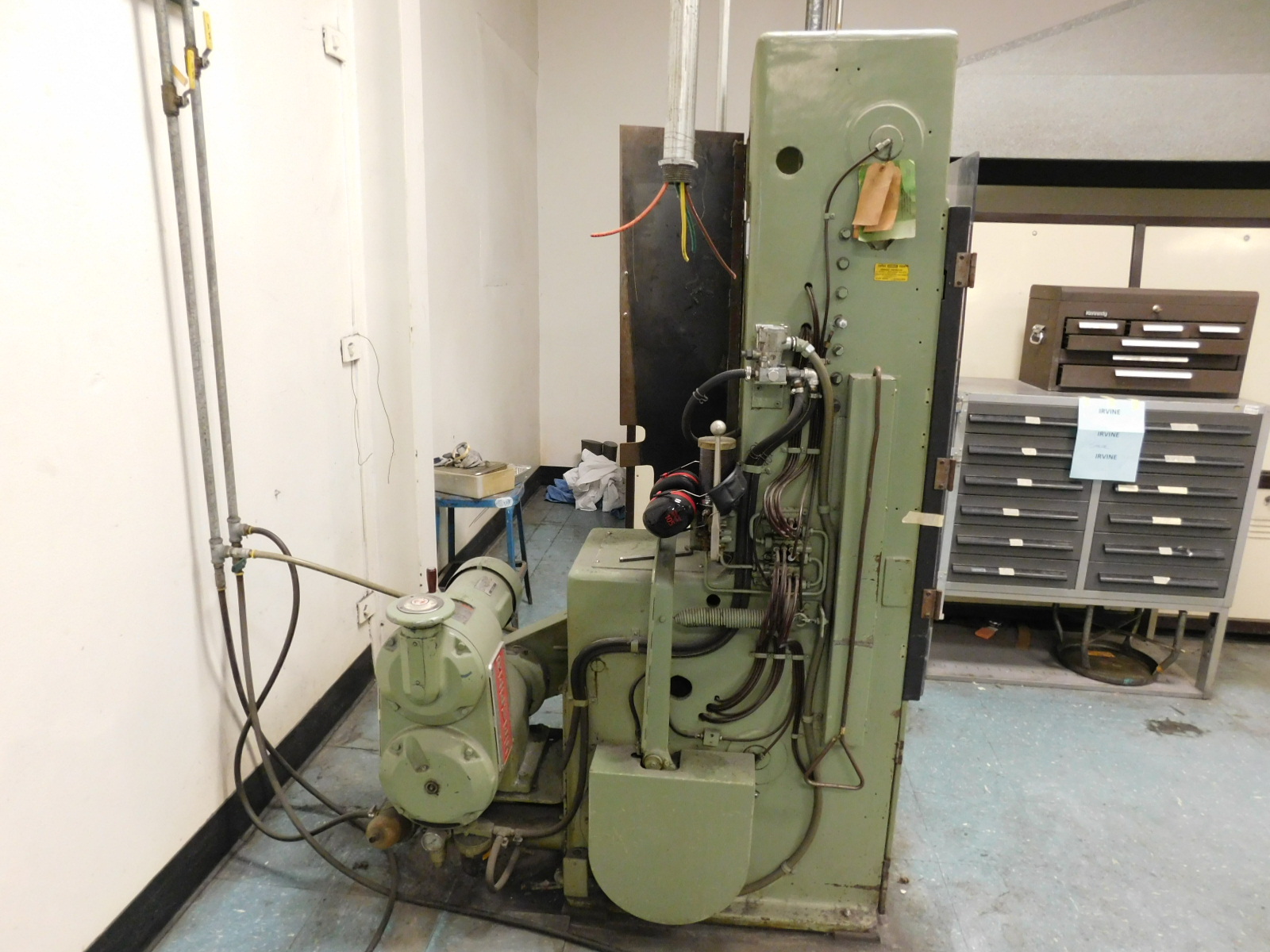 STOKES COMPACTING PRESS, MODEL 9002064, S/N 664362, W/REEVES MOTODRIVE NO. 11HM194431-132