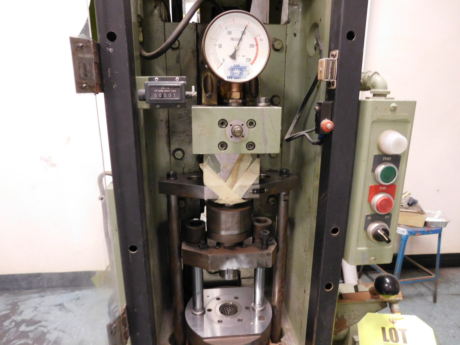 STOKES COMPACTING PRESS, MODEL 9002064, S/N 664362, W/REEVES MOTODRIVE NO. 11HM194431-132