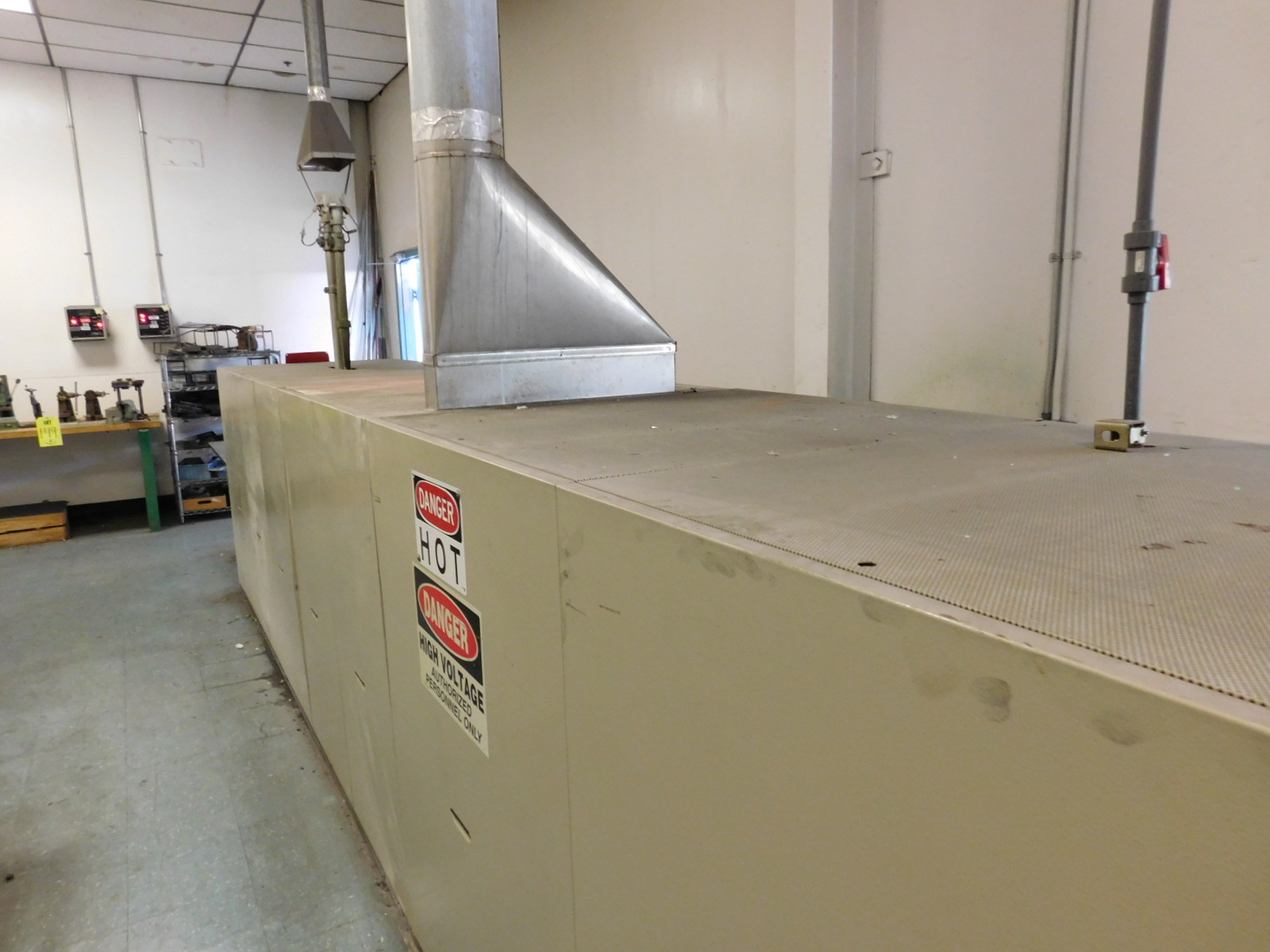 1992 LINDBERG/BLUE M MESH BELT CONVEYOR FURNACE, TYPE: 830A12B5C5D8E12, S/N 919646-E, KILOWATTS: 60.6, VOLTS: 480: PHASE: 3, MAX TEMP: 1100 DEG. C, HERTZ: 60, 34'X40"X53", CONVEYOR BELT WIDTH: 12", COMES W/THERMCO MODEL 8300 GAS MIXER-143