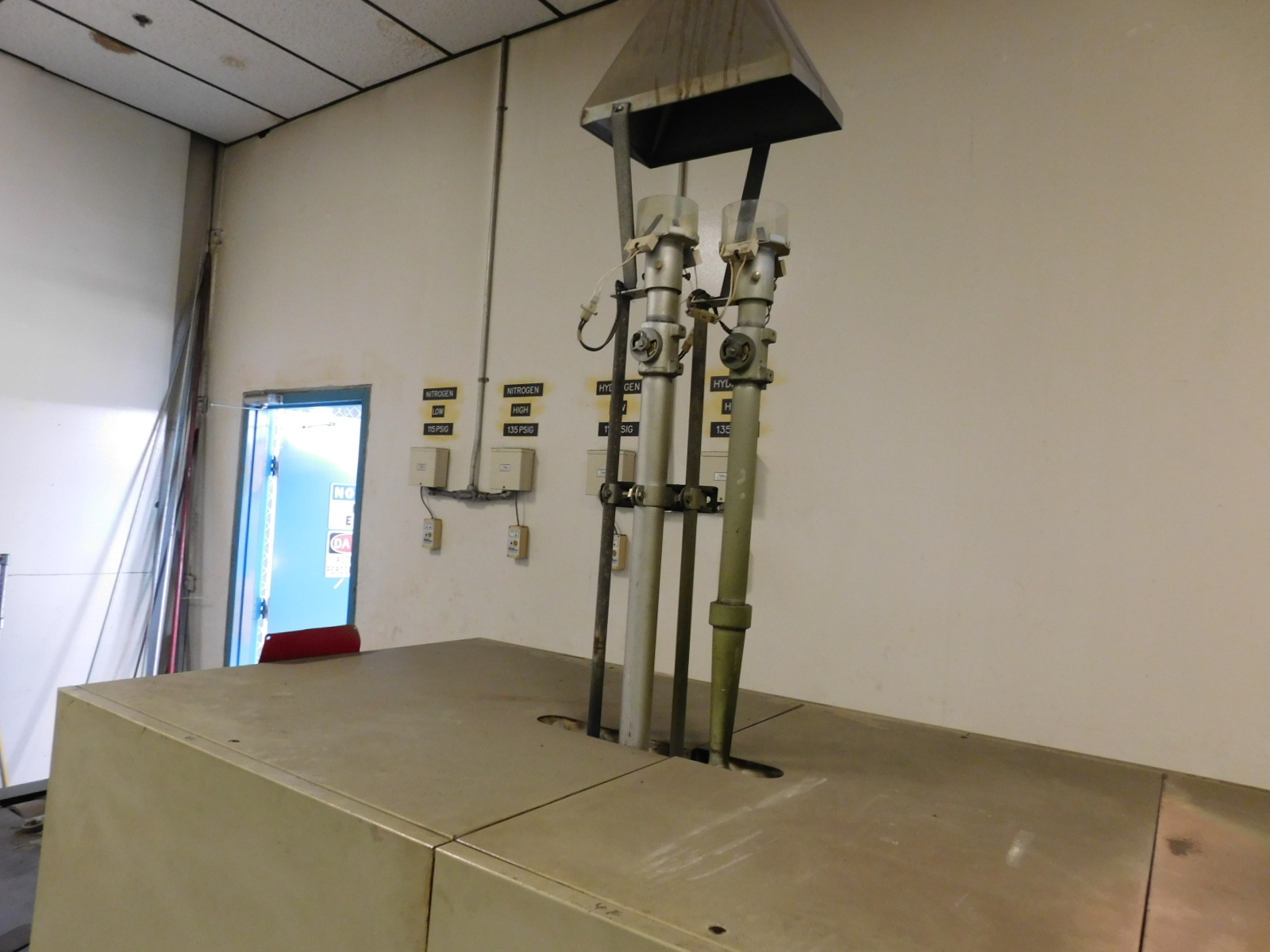 1992 LINDBERG/BLUE M MESH BELT CONVEYOR FURNACE, TYPE: 830A12B5C5D8E12, S/N 919646-E, KILOWATTS: 60.6, VOLTS: 480: PHASE: 3, MAX TEMP: 1100 DEG. C, HERTZ: 60, 34'X40"X53", CONVEYOR BELT WIDTH: 12", COMES W/THERMCO MODEL 8300 GAS MIXER-143