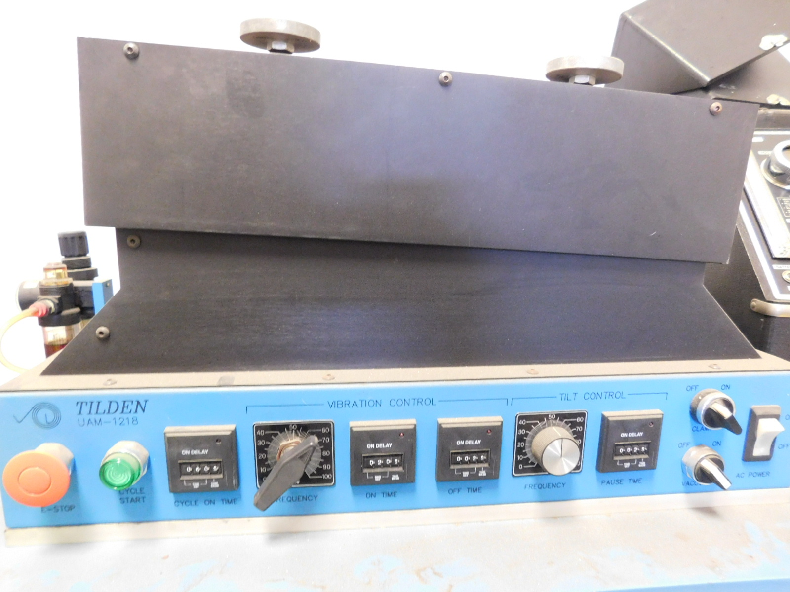 TILDEN UAM-1218 VIBRATION SHAKER TABLE, PNEUMATIC W/VACUUM SYSTEM, & (4) ALNOR DEWPOINTER PORTABLE DEWPOINT METERS, & HEAVY DUTY STEEL TABLE 48"X30"X31"-148