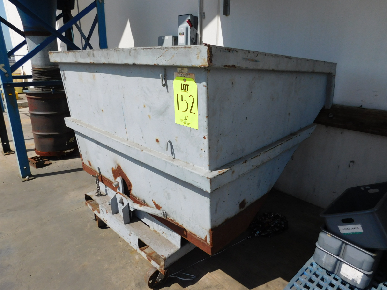 SELF-DUMPING HOPPER-152