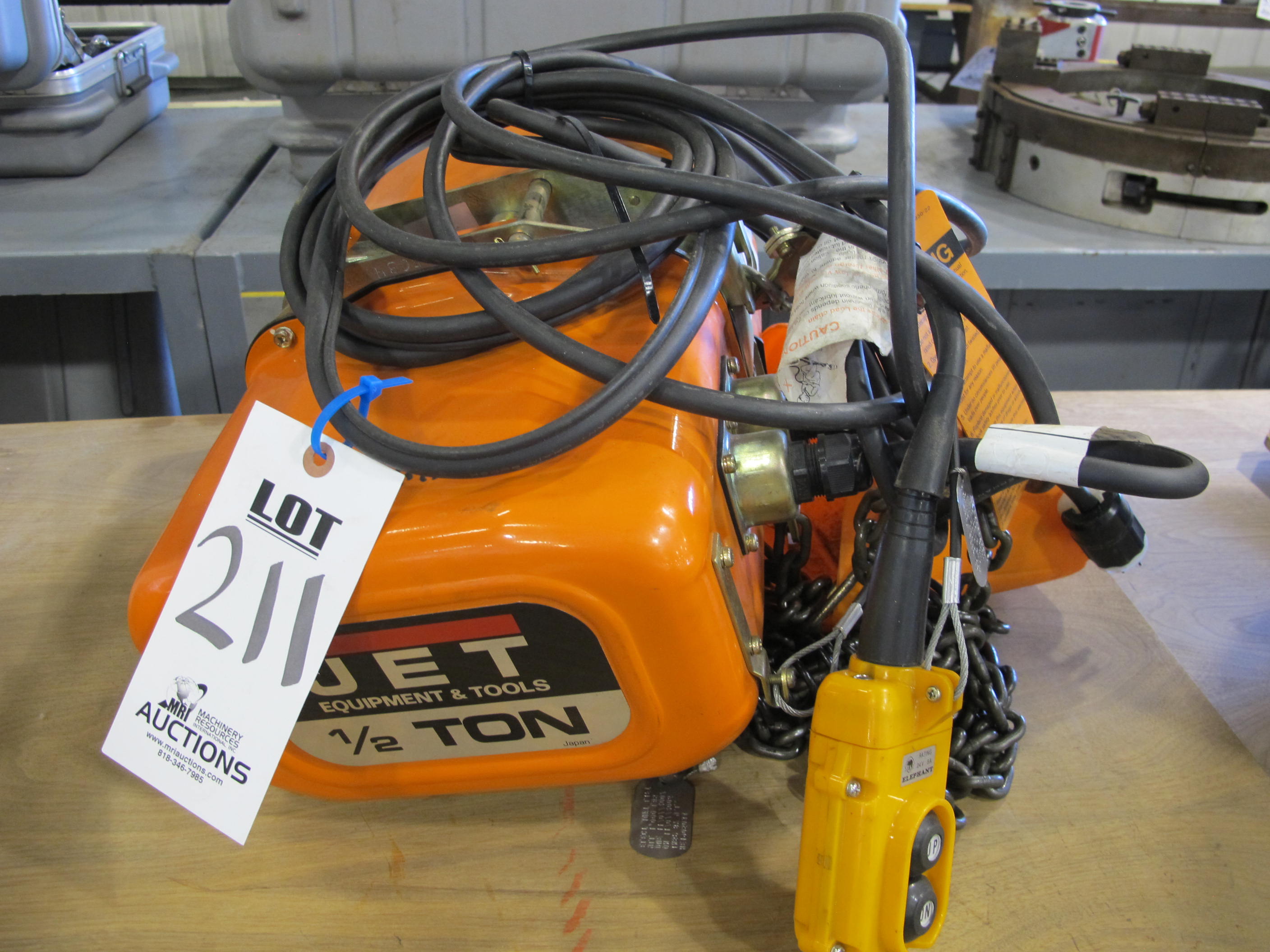 JET 1/2 TON ELECTRIC HOIST (G-49) LOADING & HANDLING FEE $5-