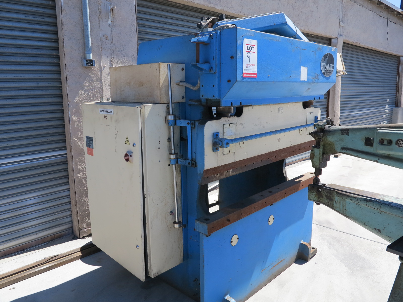 45 TON X 5' ATLANTIC HYDRAULIC PRESS BRAKE (NEEDS WORK), MODEL HDE45-5, TONNAGE INDICATOR, REAR SAFETY GUARD, TONNAGE CONTROL (LOCATION: GARVEY AVE., SOUTH EL MONTE, CA) ***RIGGING FEE $100***-9