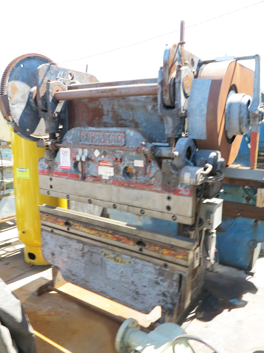 100 TON X 6' CINCINNATI HEAVY DUTY MECHANICAL PRESS BRAKE, MODEL SERIES 4, MECHANICAL CLUTCH, AUTO LUBE SYSTEM, FOOT TREADLE, NOTE: THIS MACHINE NEEDS WORK (LOCATION: GARVEY AVE., SOUTH EL MONTE, CA) ***RIGGING FEE $100***-10
