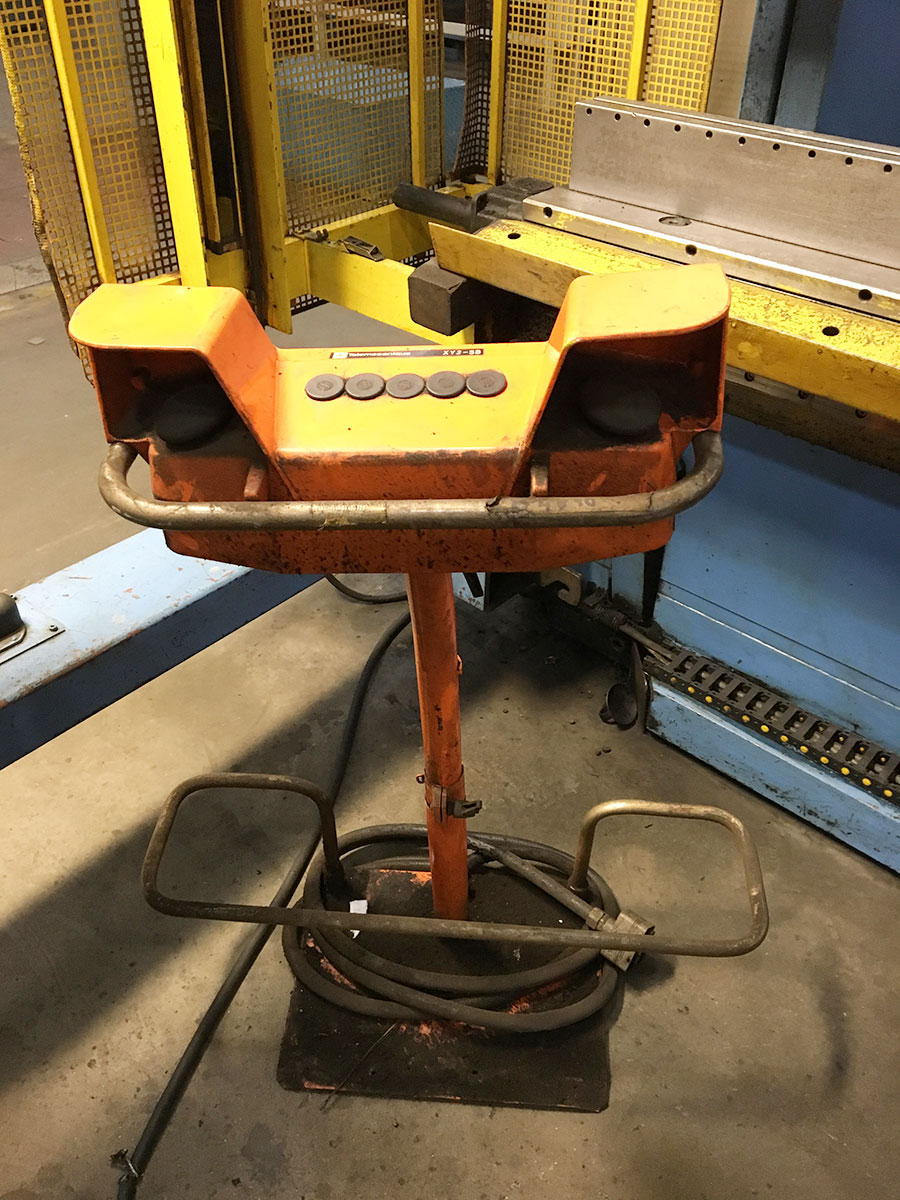 250 TON X 10' PULLMAX OPTIMA CNC HYDRAULIC PRESS BRAKE, MODEL 250.3.1/2.55, CYBELEC MODEVA 10S 6-AXIS CNC CONTROLLER, FOOT PEDAL, LINK LITE BLACK MAX LIGHT CURTAINS, WORK LIGHT, PEDESTAL CONTROL, AUTO BED CROWNING, (LOCATION: WILSON, NC) ***RIGGING FEE $500***-14