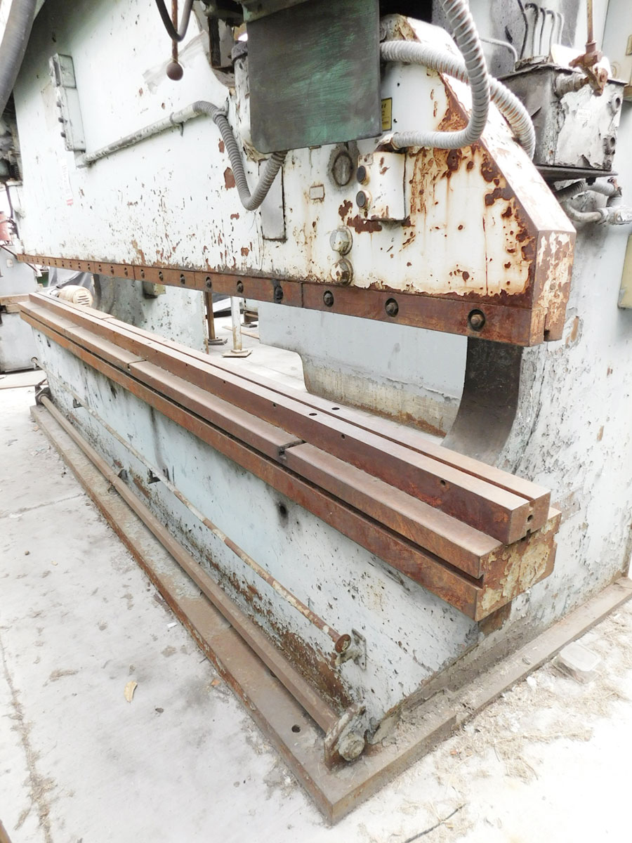 240 TON X 16' STEELWELD MECHANICAL PRESS BRAKE, MODEL H3 1/2-12 (M), MECHANICAL CLUTCH & BRAKE, FULL LENGTH FOOT TREADLE, POWER RAM ADJUSTMENT, AUTOMATIC LUBRICATION, FULL ELECTRICS, CLEANED & CYCLED, NOTE: MACHINE IS FLUSH FLOOR-DOES NOT REQUIRE PIT (LOCATION: GARVEY AVE., SOUTH EL MONTE, CA) ***RIGGING FEE $500***-19