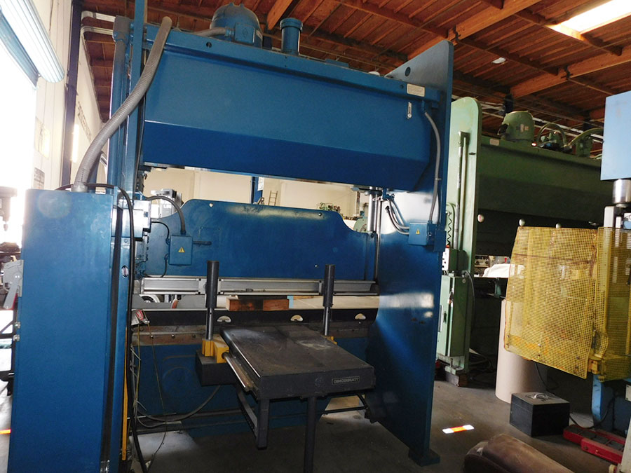 90 TON X 8' CINCINNATI FORM MASTER II CNC HYDRAULIC PRESS BRAKE (CONTROLLER IS NOT FUNCTIONAL - NEEDS WORK), MODEL 90FMIIX6, AXIS SELECTION CONTROL, 4-AXIS (2-AXIS RAM Y1, Y2 TO 0.0002" AND 2-AXIS BACKGAGE X-R), CINCINNATI FORM MASTER II, 2 AXIS CNC BACK GAUGE, ELECTRIC FOOT PEDAL, PEDESTAL PALM CONTROL W/ EMERGENCY STOP, AUTO BED CROWNING, PRESENSE SENSING GUARD ON/OFF PUSH BUTTON, EXTENDED STROKE & SHUT HEIGHT, (NEEDS NEW CONTROL) (LOCATION: GARVEY AVE., SOUTH EL MONTE, CA) ***RIGGING FEE $250***-23