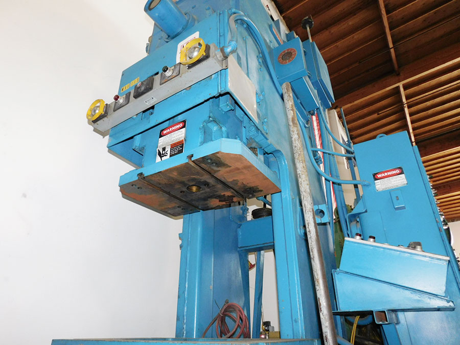 75 TON X 8" NIAGARA O.B.I. PUNCH PRESS, MODEL E-75, DUAL PALM CONTROLS, POWER RAM ADJUSTMENT, AIR COUNTER BALANCE, AUTO LUBE SYSTEM, AIR CLUTCH & BRAKE (LOCATION: GARVEY AVE., SOUTH EL MONTE, CA) ***RIGGING FEE $50***-24