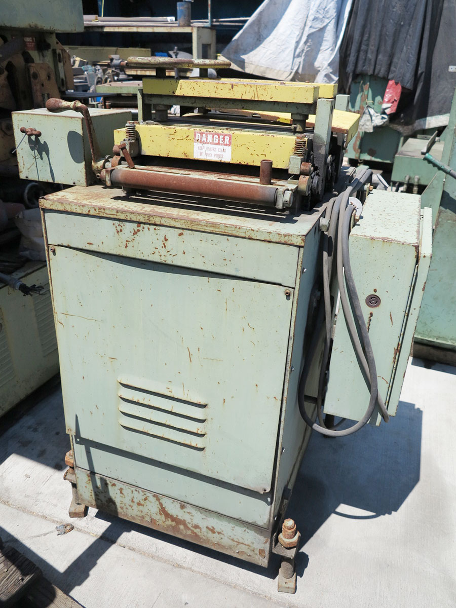 .080" X 15" ROWE STRAIGHTNER, MODEL R-15-TC, FEED LENGTH SELECTOR, TWIN CLUTCH & BRAKE, STRAIGHTENING ROLLS (7), PINCH ROLLS (4), HORSEPOWER: 1 1/2 (LOCATION: GARVEY AVE., SOUTH EL MONTE, CA)-60