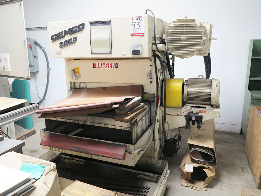 37" CEMCO SINGLE HEAD BELT GRINDER (WET), MODEL UR-2137, PAPER FILTER COOLANT SYSTEM, 3 WATER JET MANIFOLDS, ELECTRIC EYE TRACKING, PNEUMATIC ABRASIVE BELT TENSIONING AND TRACKING, THICKNESS INDICATOR (LOCATION: RUSH ST., SOUTH EL MONTE, CA) ***RIGGING FEE $150***-93