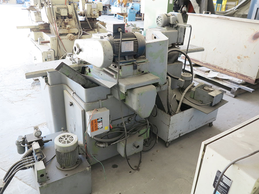 10" X 23" YAM UNIVERSAL CYLINDRICAL O.D. GRINDER, TRAV-A-DIAL, HYDRAULIC SYSTEM, COOLANT SYSTEM, WHEEL HEAD, WORK HEAD, TAIL STOCK (LOCATION: RUSH ST., SOUTH EL MONTE, CA) ***RIGGING FEE $50***-98