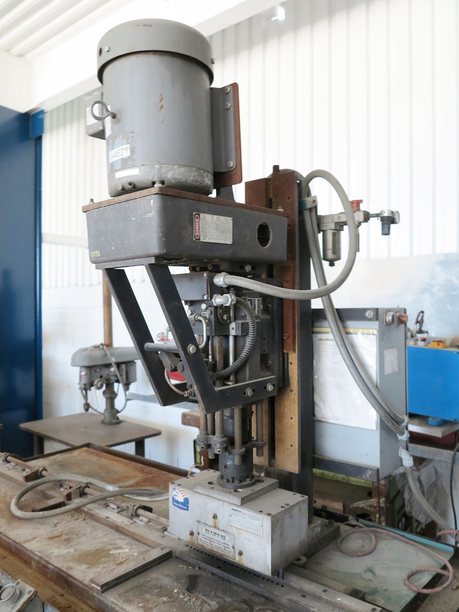 HAUSE HOLOMATIC LEAD SCREW TAPPING UNIT W/ RMT MULTIHEAD TAPPER, HAUSE HOLOMATIC BORING QUILL, COOLANT TANK, SNOW MULTI-TAPPER, AIR VALVES, TABLE W/ PALM CONTROLS, DELTA VFD-B (LOCATION: RUSH ST., SOUTH EL MONTE, CA) ***RIGGING FEE $10***-122