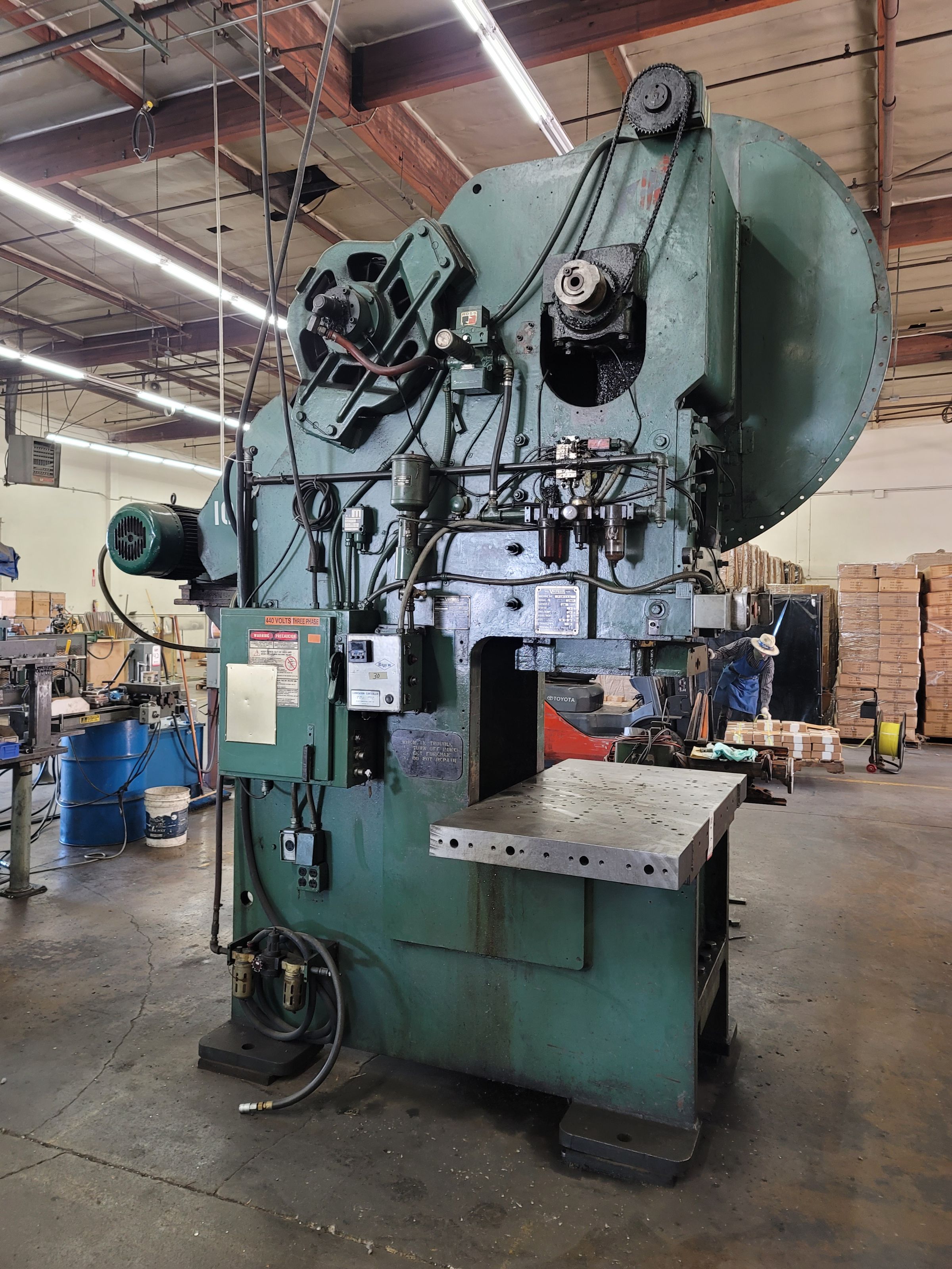 VERSON MODEL 7-1/2 PUNCH PRESS, OBG 105 TON X 8" STROKE, 18" SHUT HEIGHT, 39" X 30" BED, 35 SPM, S/N 19907, CUSHION TYPE K1614-4, S/N 20298, 17.7 TONS @100PSI-2