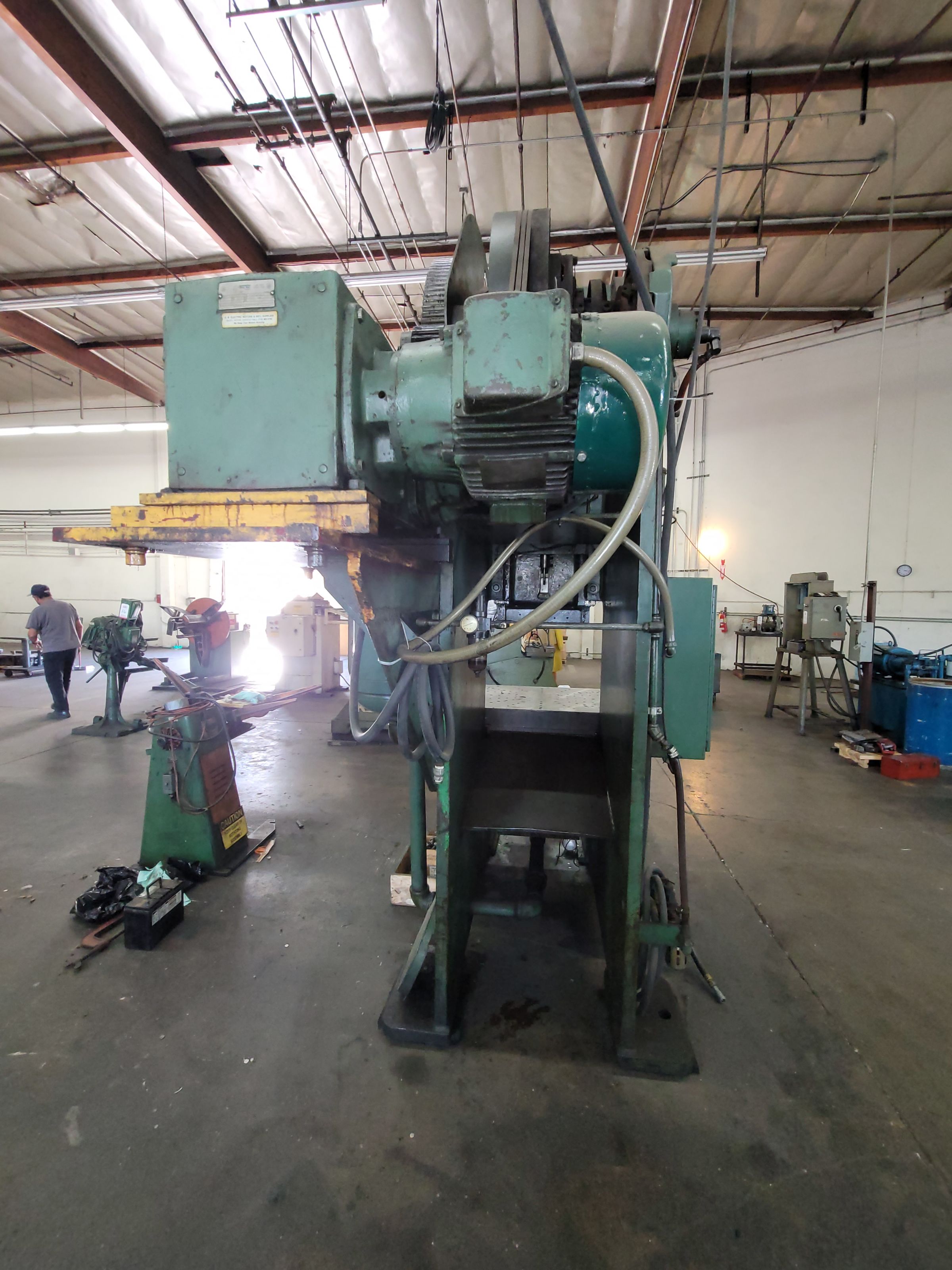 VERSON MODEL 7-1/2 PUNCH PRESS, OBG 105 TON X 8" STROKE, 18" SHUT HEIGHT, 39" X 30" BED, 35 SPM, S/N 19907, CUSHION TYPE K1614-4, S/N 20298, 17.7 TONS @100PSI-2