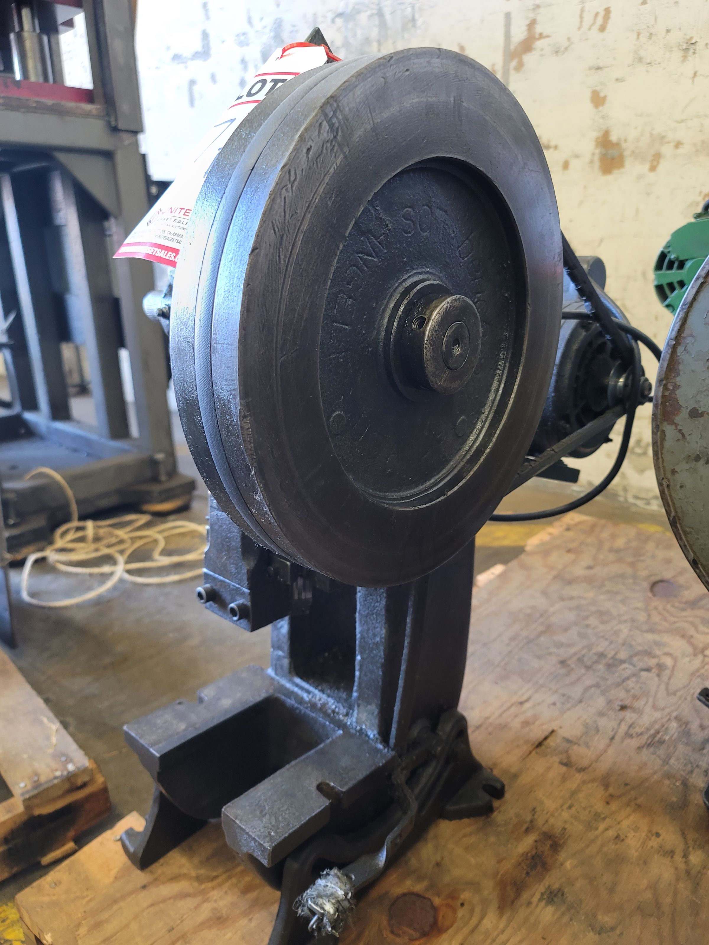 BENCHMASTER 4 TON PUNCH PRESS-7B