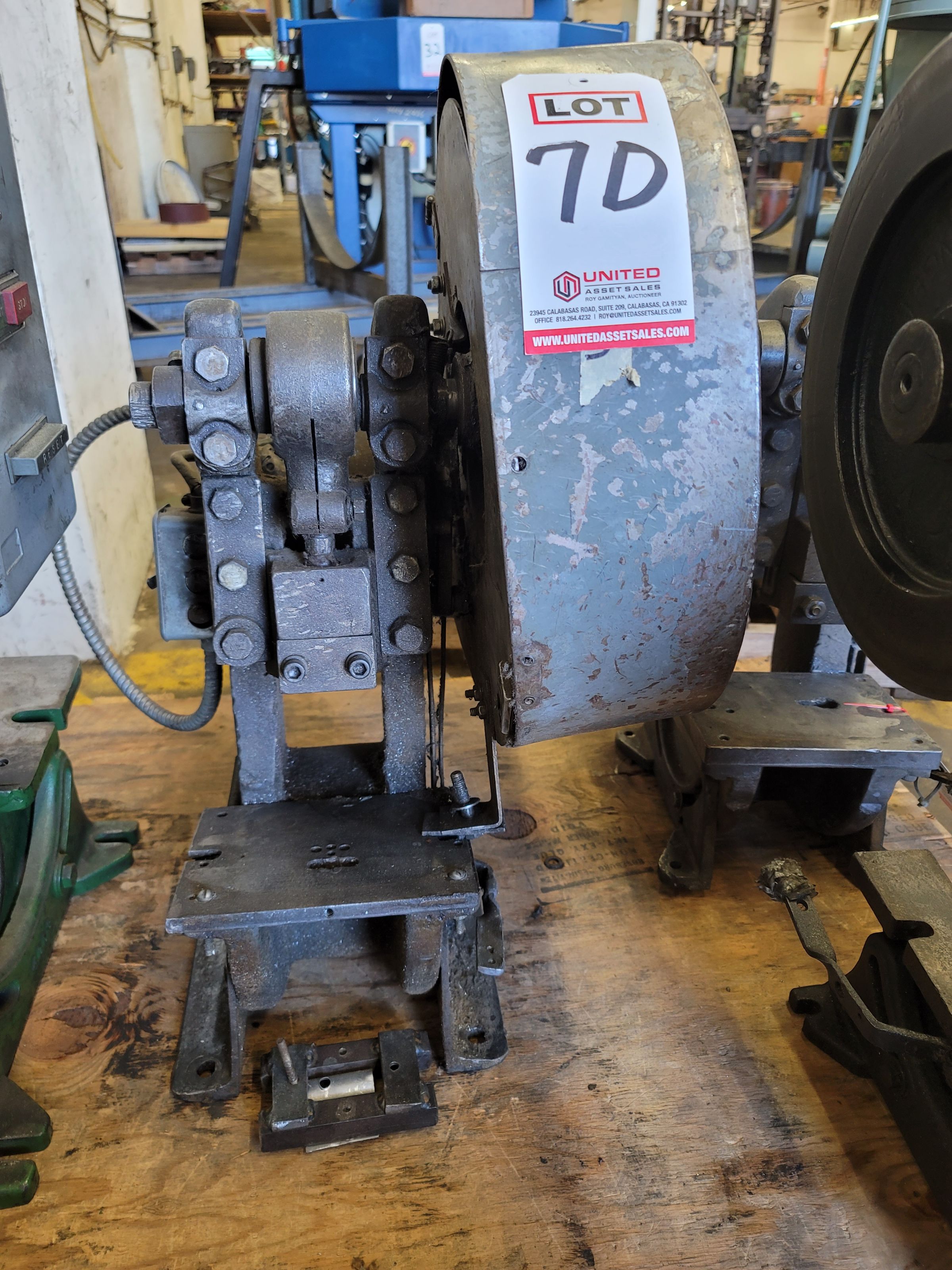 BENCHMASTER 4 TON PUNCH PRESS-7D