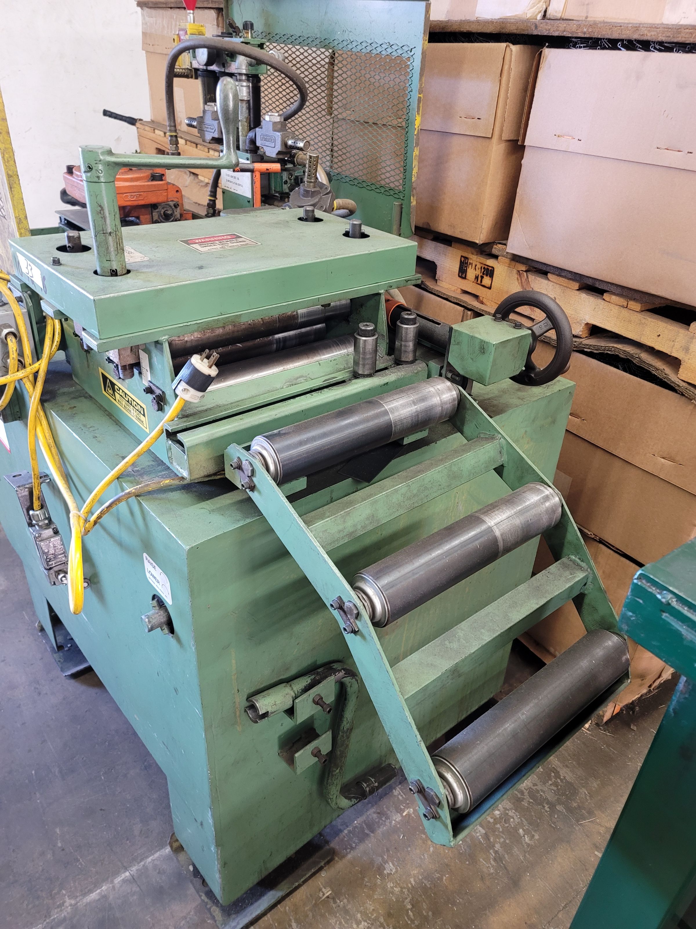 AIR FEEDS/ROLL FEEDS STRAIGHTENER AND FEEDER, MODEL AF2, CAP. 12", S/N 981114-14