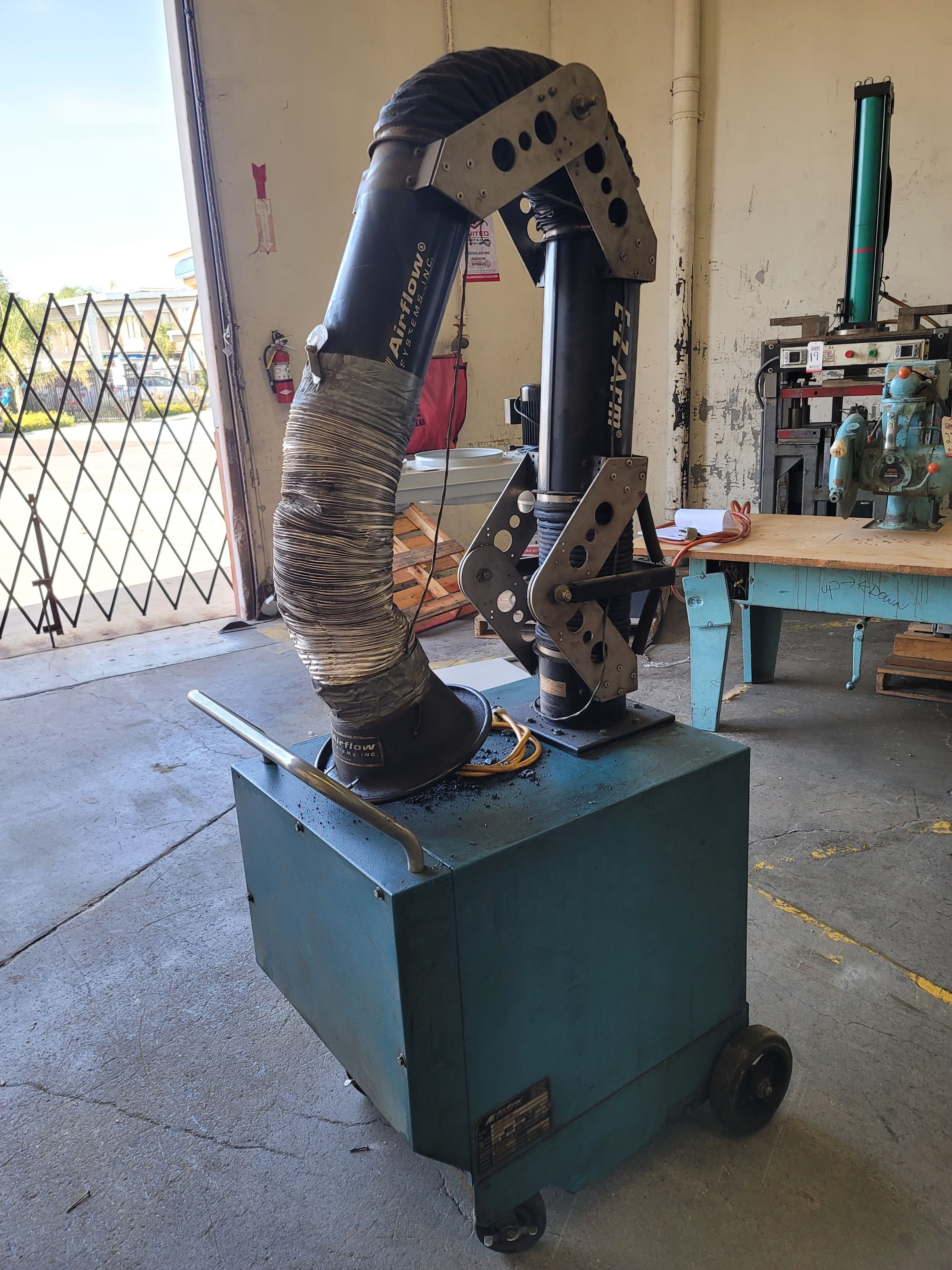 AIRFLOW SYSTEMS E-Z ARM FUME COLLECTOR, MODEL PCH1-PG7-LTH65, 1.5 HP, 115V/SINGLE PHASE, ON CASTERS, S/N 1005505-27