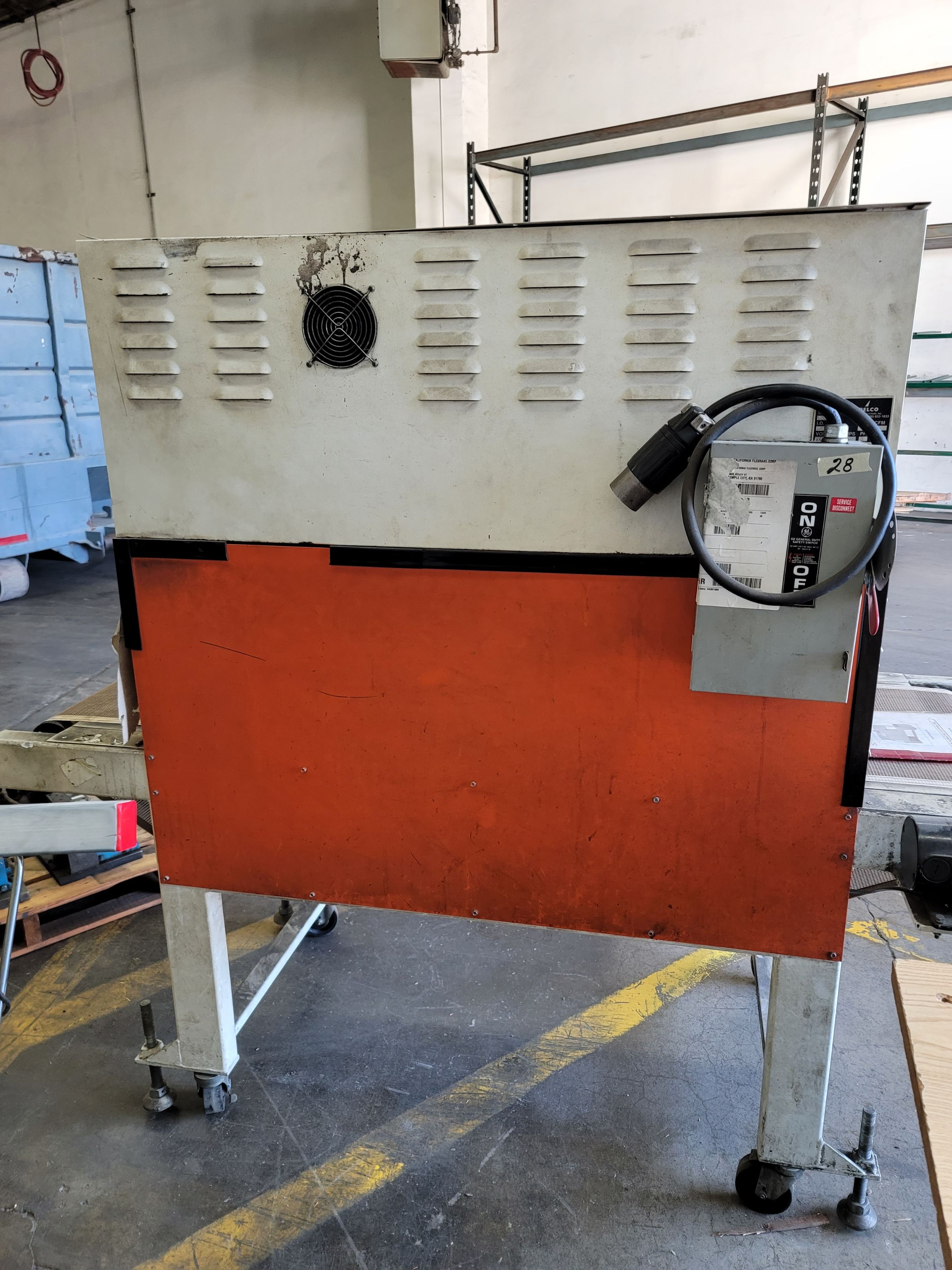 BELCO PACKAGING SYSTEMS RECIRCULATING HEAT SHRINK AIR TUNNEL, MODEL ST2210, 240V/3-PHASE, 20" WIDE NET CONVEYOR, ON CASTERS, S/N 9657-28