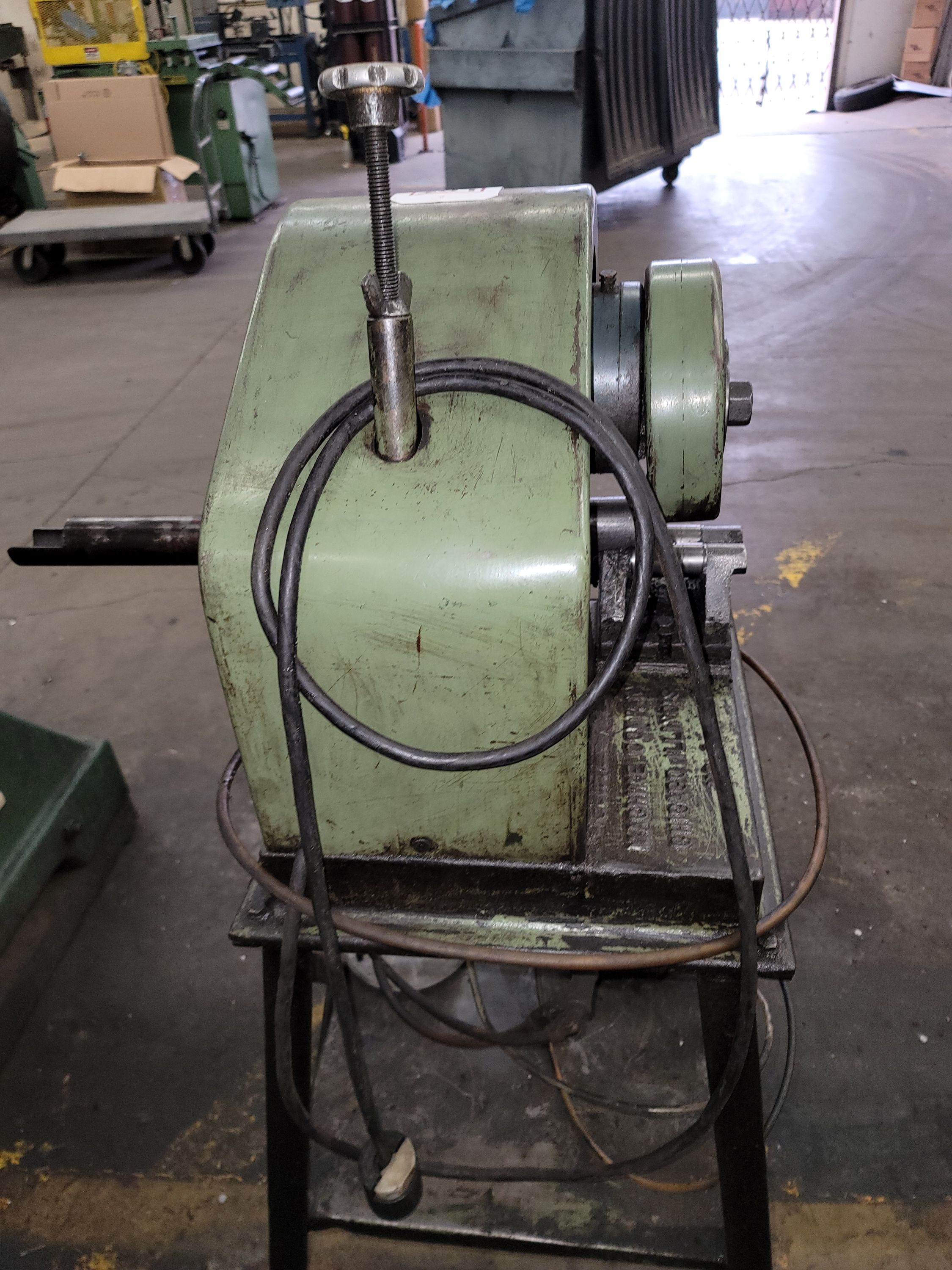 CONTINENTAL MACHINE COMPANY TUBING CUTTER, NO. 1-40