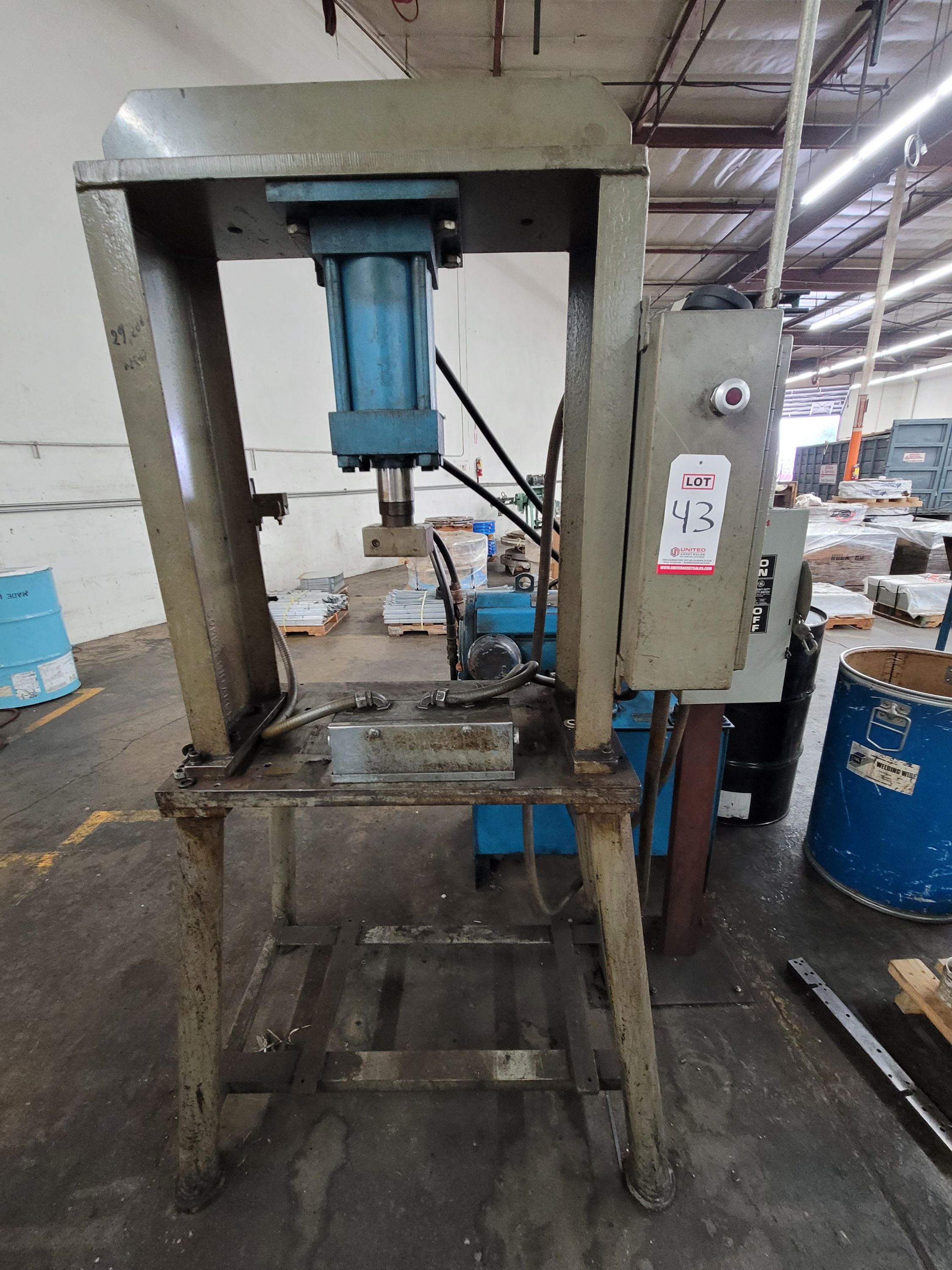 CUSTOM BUILT SINGLE RAM SHOP PRESS, W/ VICKERS T-J HYDRAULIC CYLINDER, W/ SEPARATE 25 HP HYDRAULIC PUMP W/ LARGE RESERVOIR-43