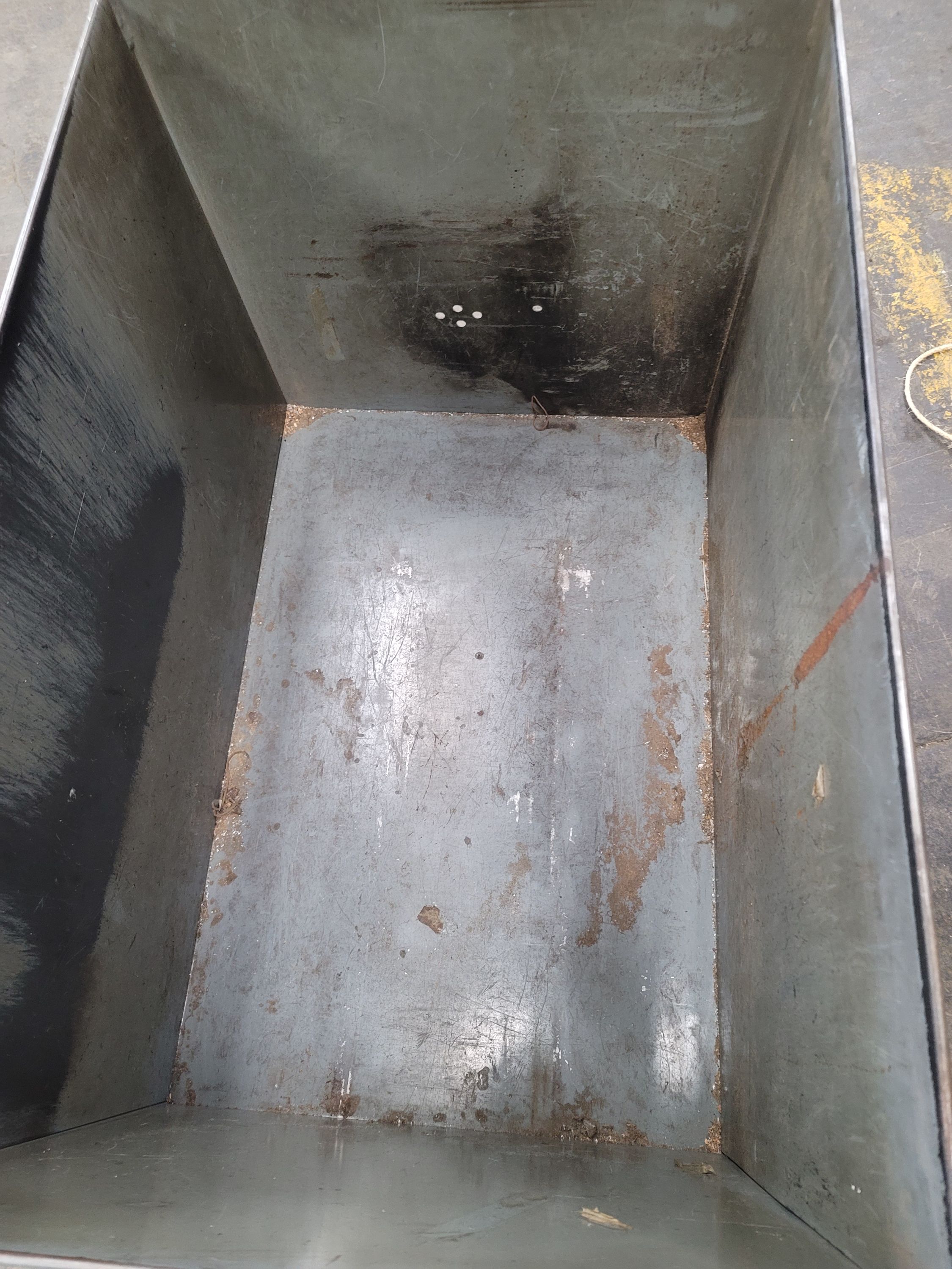 R&B MFG. CO. STEEL BIN ON CASTERS, 2' X 3' X 2' HEIGHT-65A