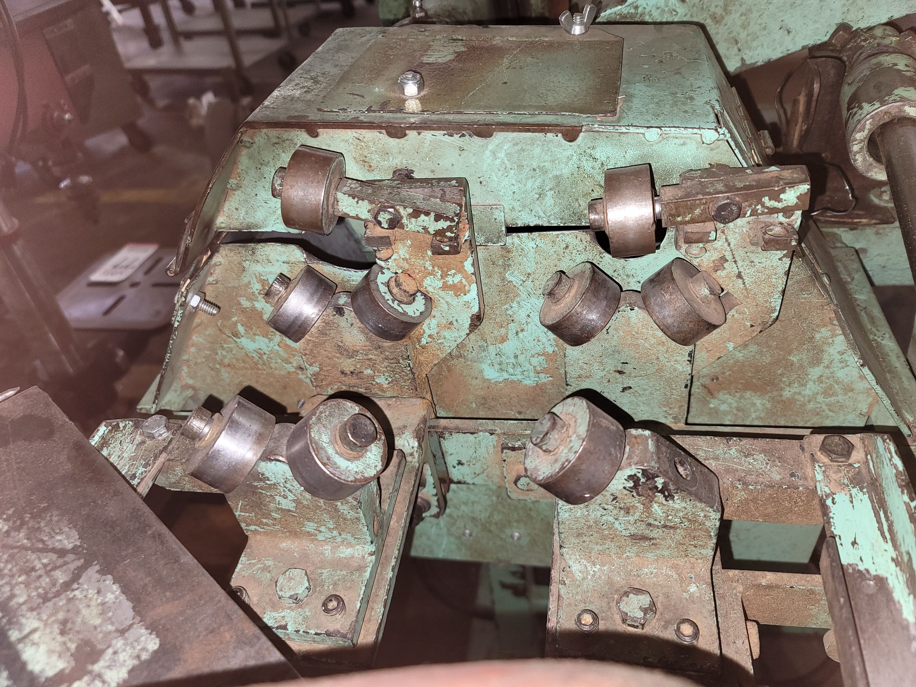 WOOD HANDLE END CONER-78