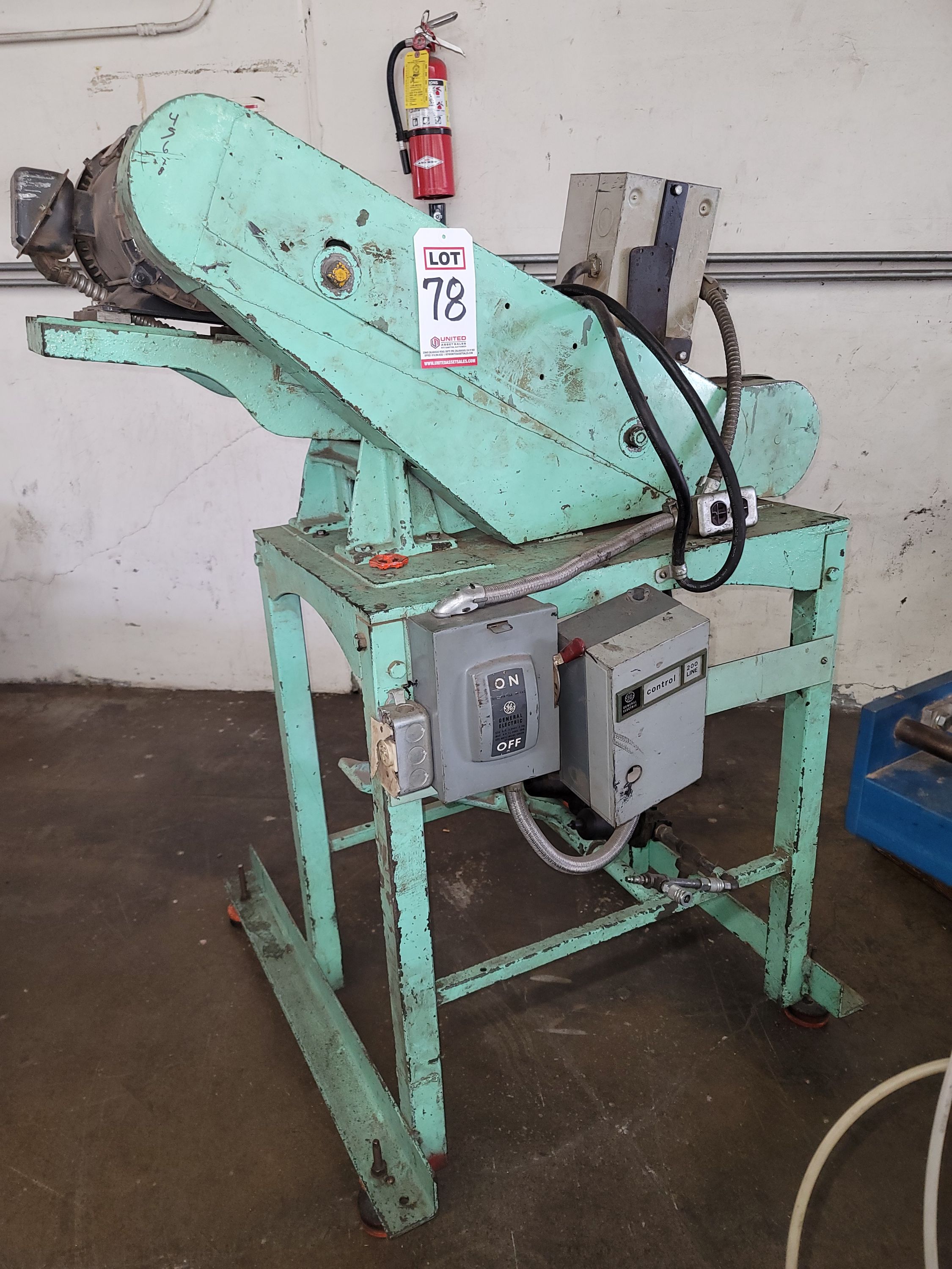 WOOD HANDLE END CONER-78