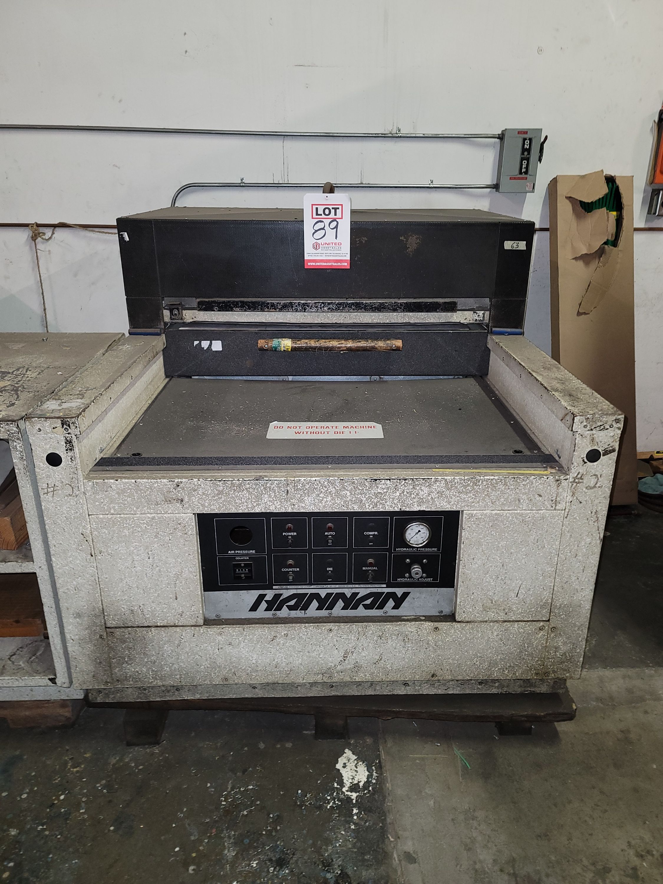HANNAN DIE CUTTING MACHINE, MODEL 611H, 24" X 36" MATERIAL SIZE, MAX PRODUCT HEIGHT IS 4", DIE BOARD SIZE: 25.5" X 39", S/N 6104-89