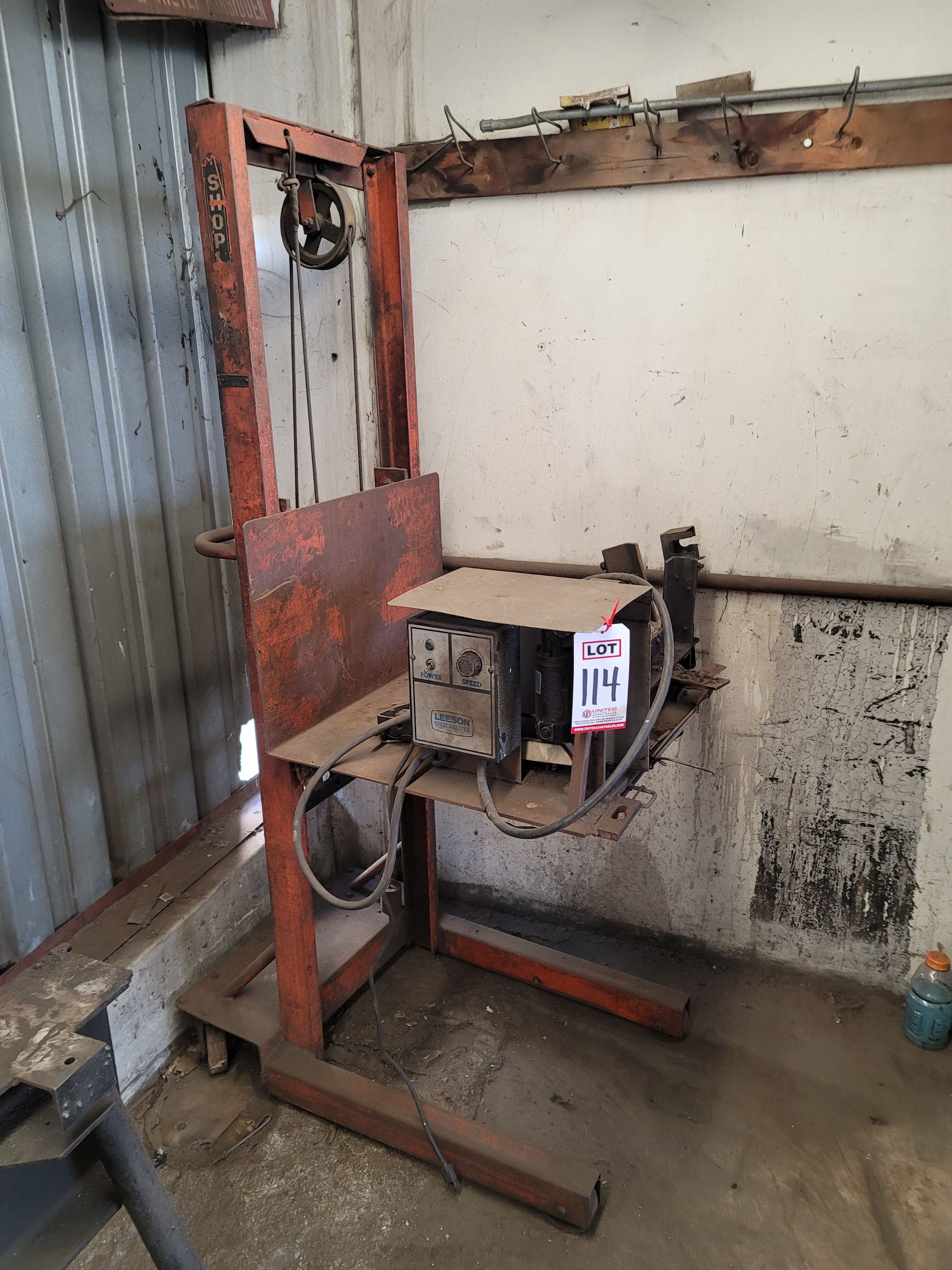CRANK OPERATED LIFT (MISSING HANDLE) W/ LEESON SPEEDMASTER SPEED CONTROL CONNECTED TO CUSTOM FIXTURE-114