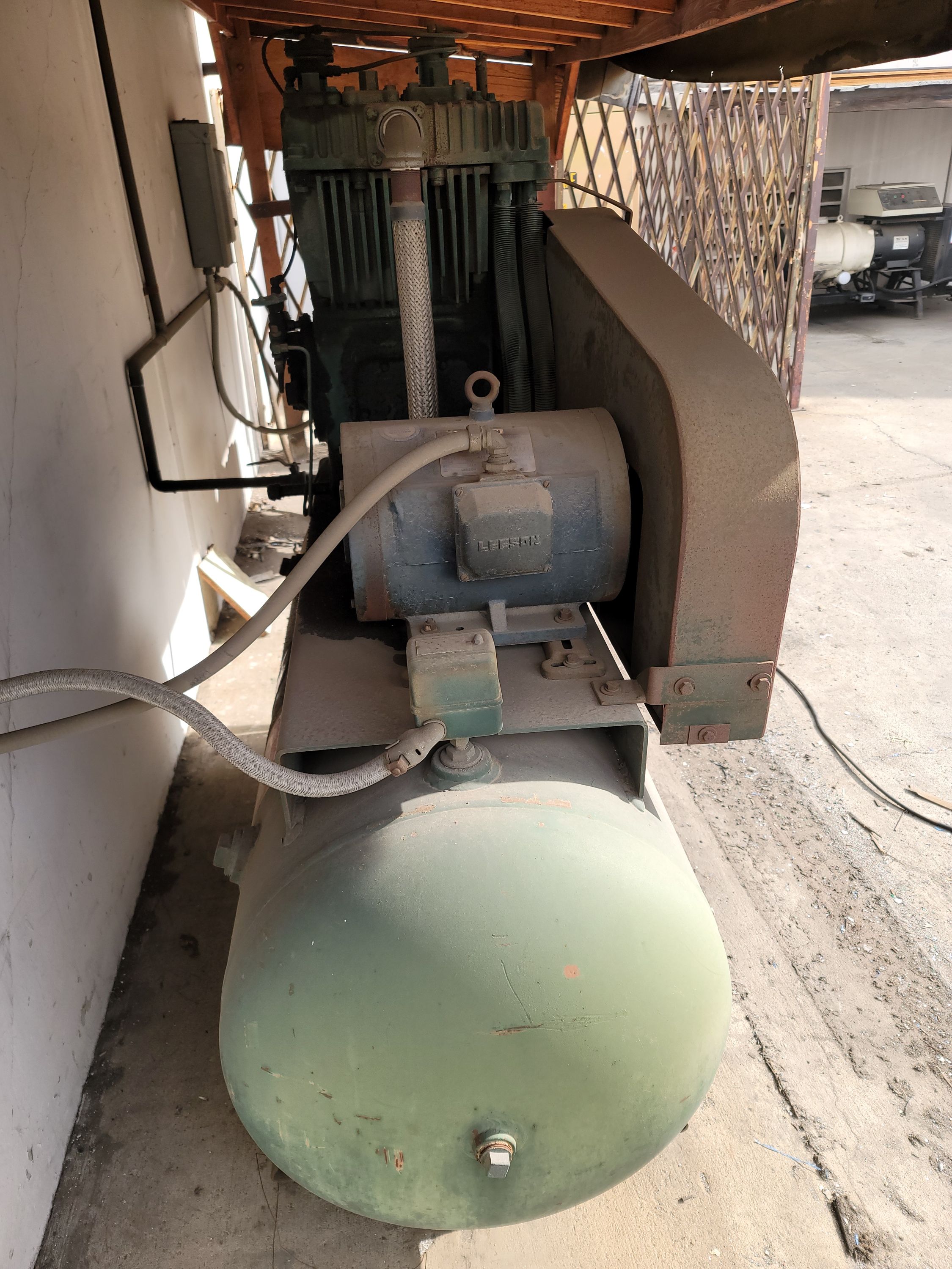 QUINCY 10 HP AIR COMPRESSOR, 122 GALLON TANK-120