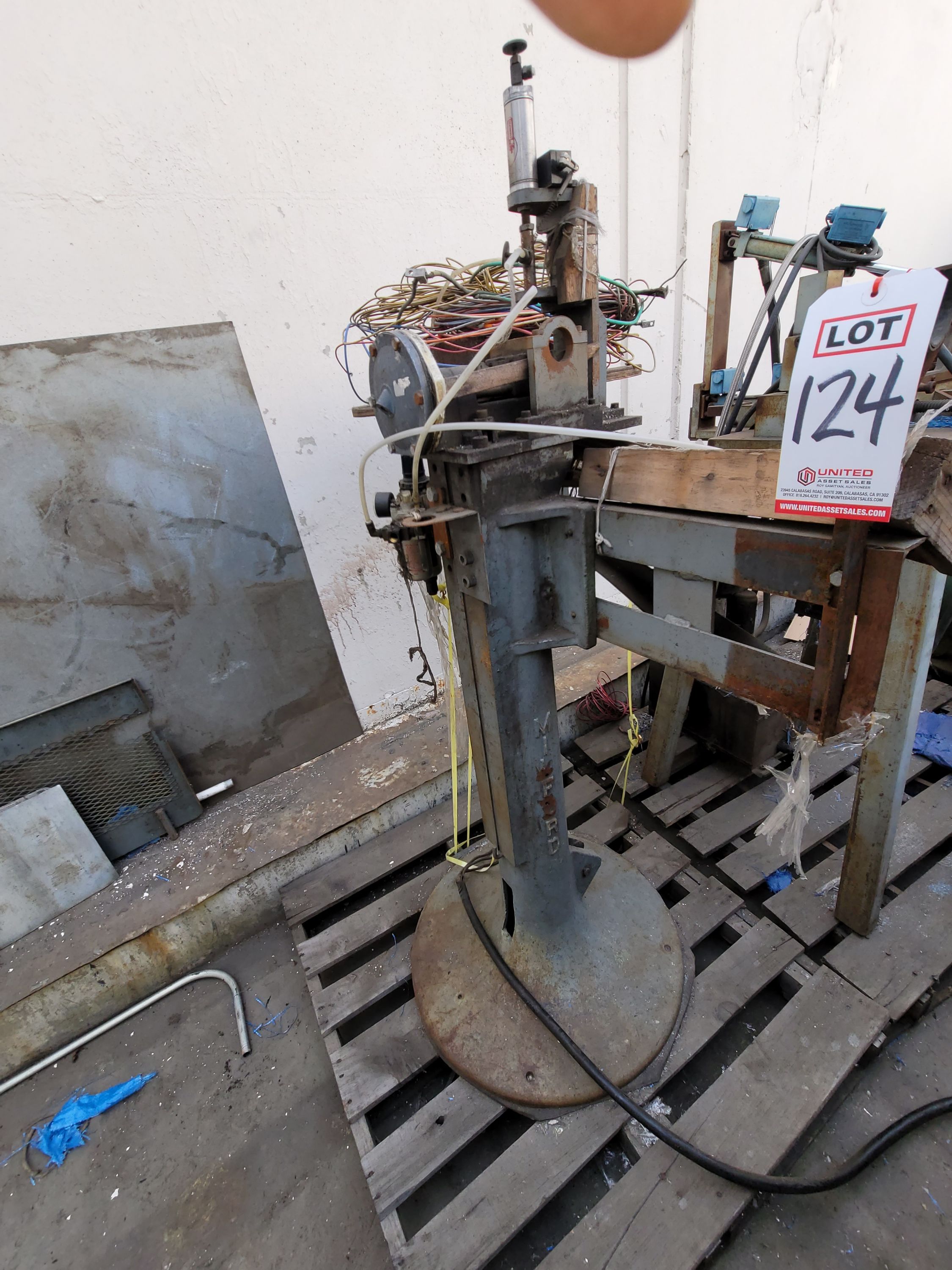 LOT - (2) PALLETS OF SCRAP STEEL MACHINERY-124