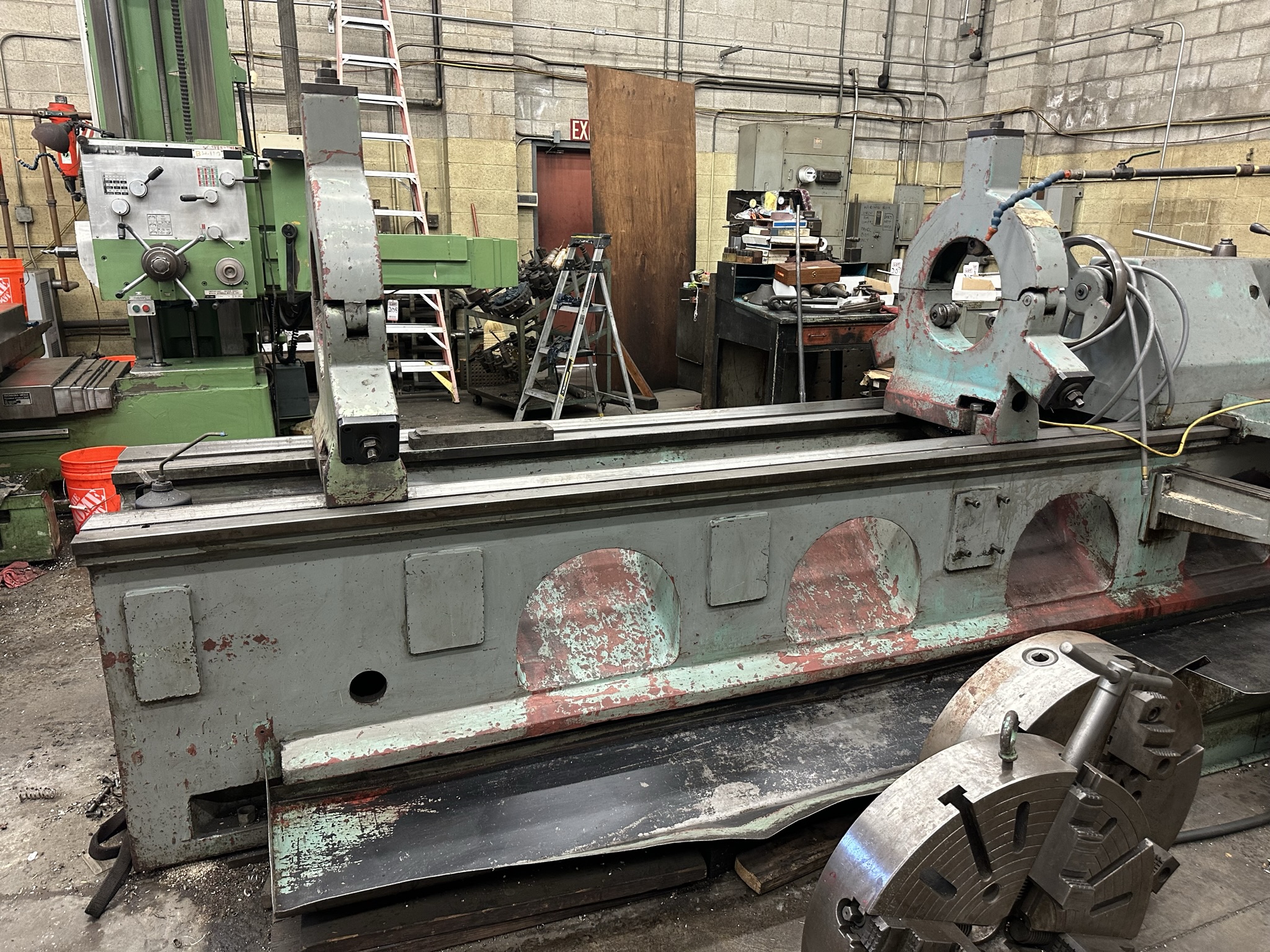 TOS SUS 80 LATHE, 32" X 130" CC, 15" 6-JAW CHUCK, TAILSTOCK, (2) STEADY RESTS, DUPLOMATIC TA-175 TRACING ATTACHMENT, 3-1/4" THROUGH HOLE-56
