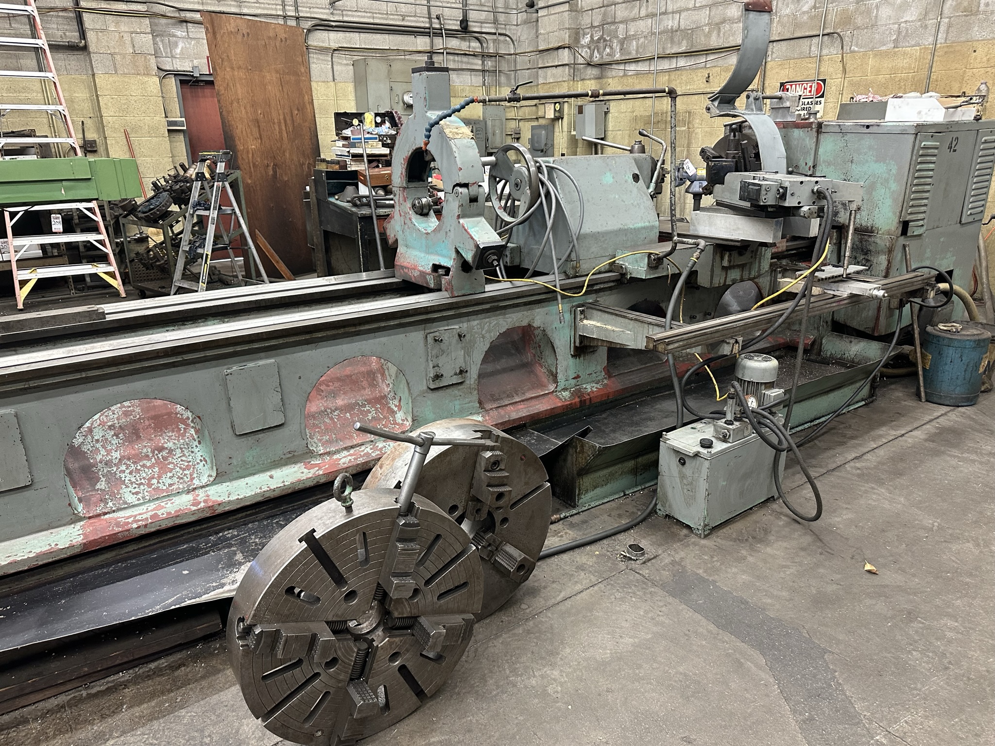 TOS SUS 80 LATHE, 32" X 130" CC, 15" 6-JAW CHUCK, TAILSTOCK, (2) STEADY RESTS, DUPLOMATIC TA-175 TRACING ATTACHMENT, 3-1/4" THROUGH HOLE-56