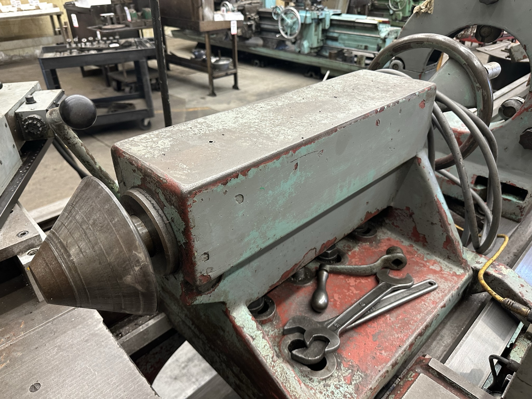 TOS SUS 80 LATHE, 32" X 130" CC, 15" 6-JAW CHUCK, TAILSTOCK, (2) STEADY RESTS, DUPLOMATIC TA-175 TRACING ATTACHMENT, 3-1/4" THROUGH HOLE-56