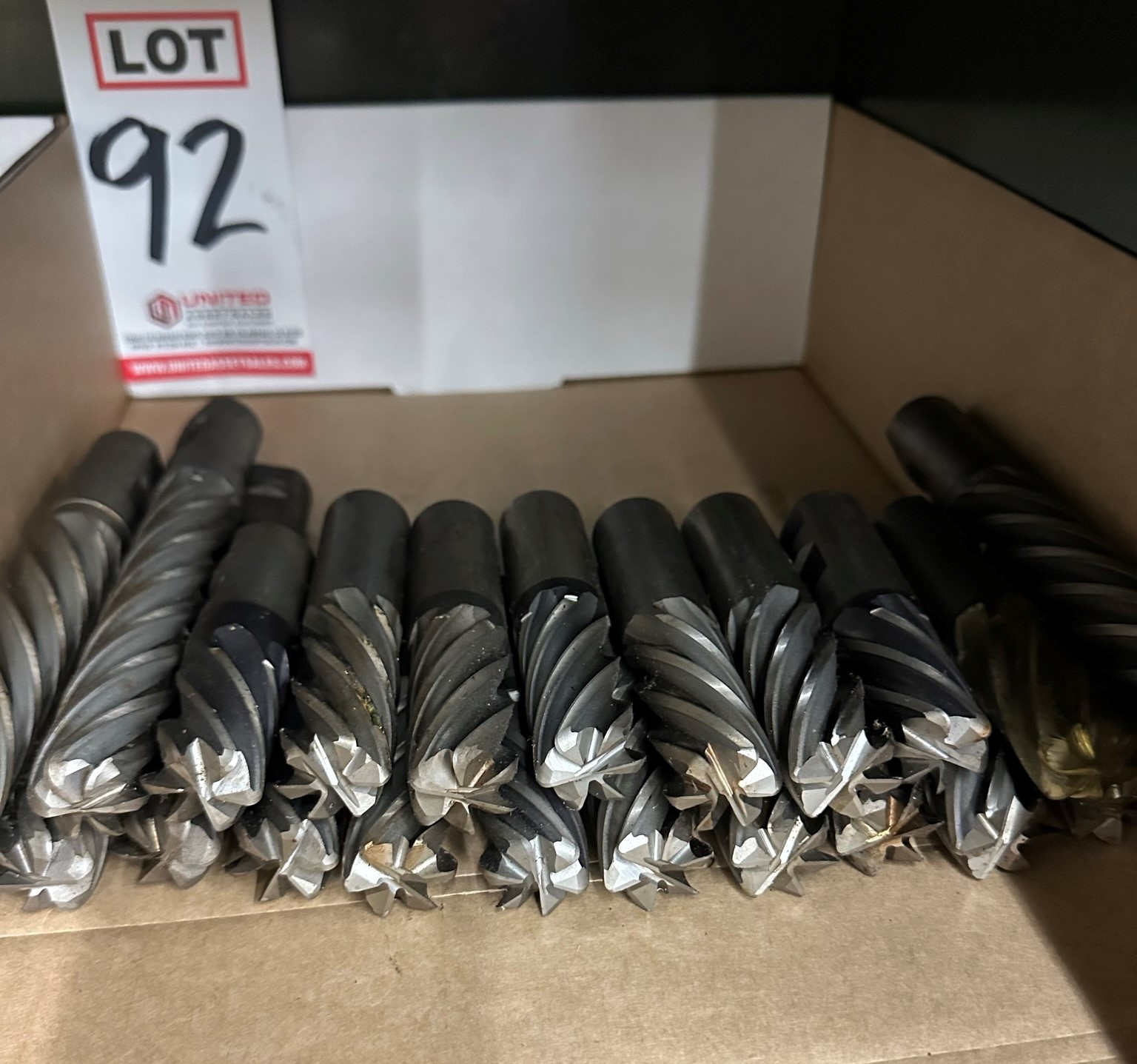 LOT - END MILLS-92