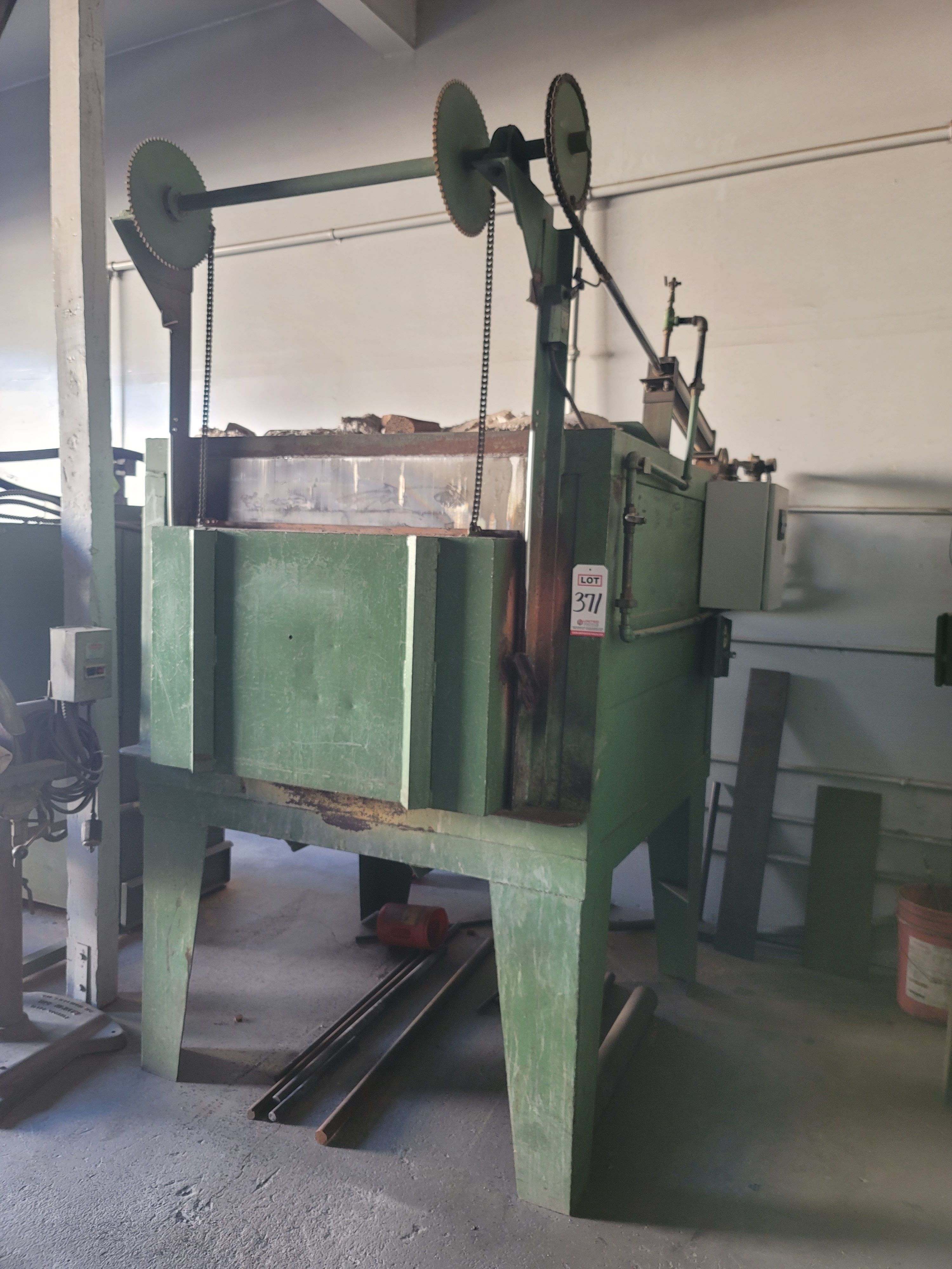 INDUSTRIAL ELECTRIC OVEN, CUSTOM MADE, UP TO 2000 DEGREES F, 30" X 36" X 17" HT INTERIOR-371