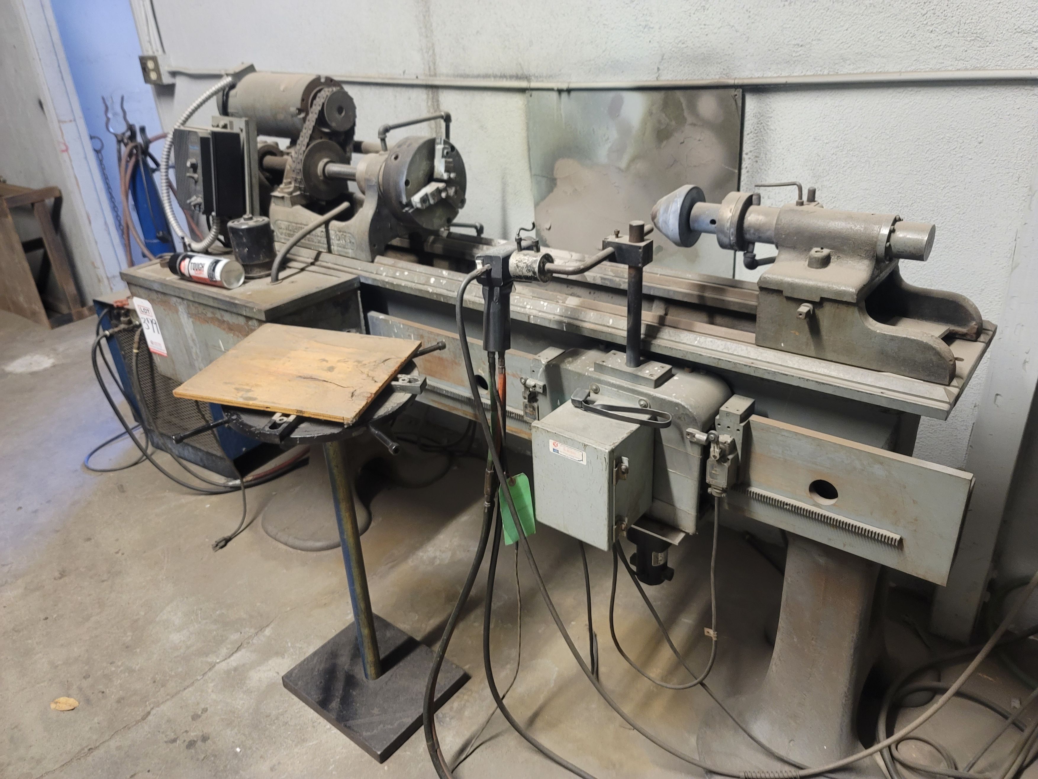 S.W. PUTNAM ENGINE LATHE, 9" 3-JAW CHUCK, TAILSTOCK-379