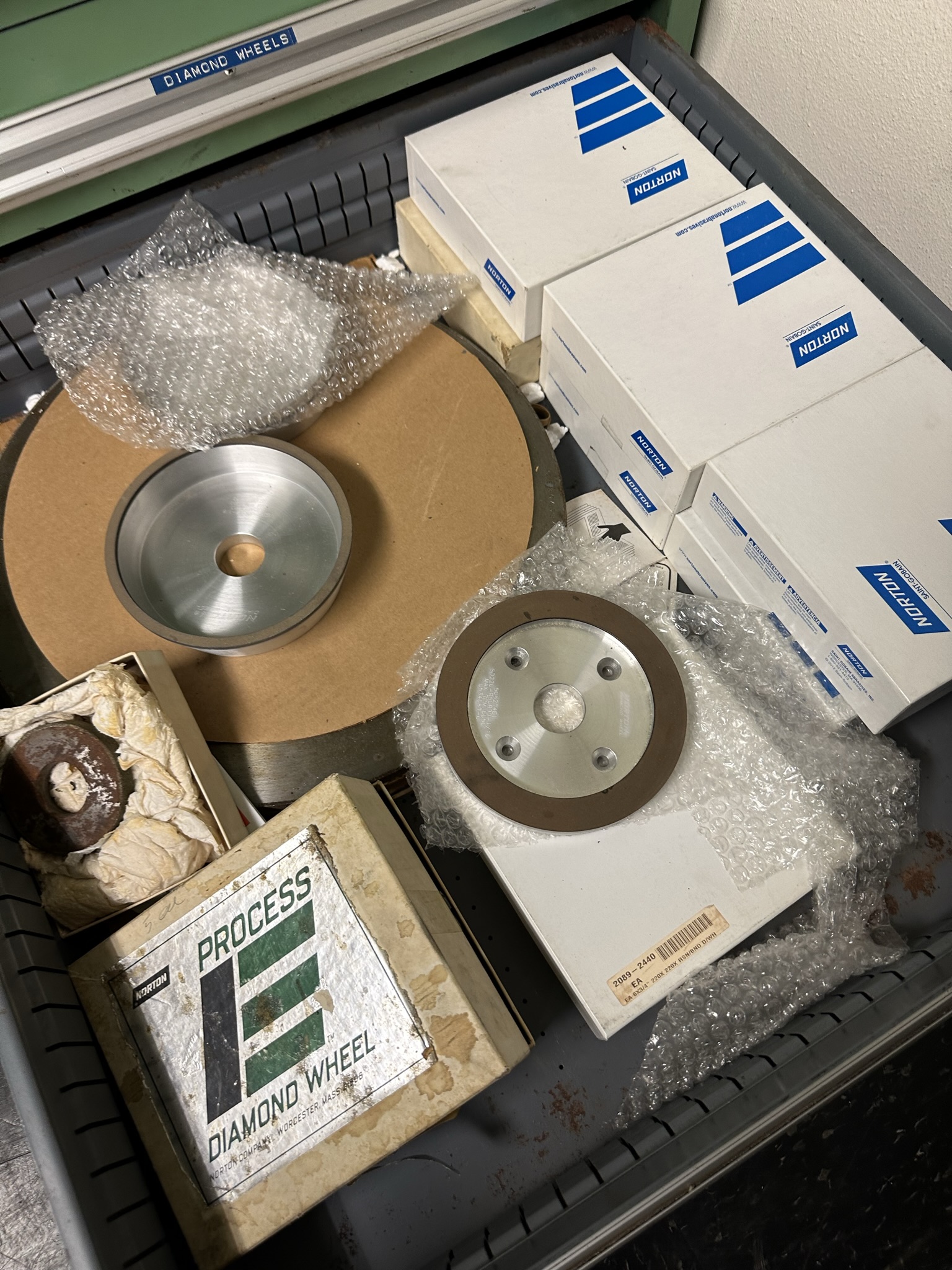 VIDMAR 11-DRAWER TOOL CABINET, W/ CONTENTS OF TOOLING-487