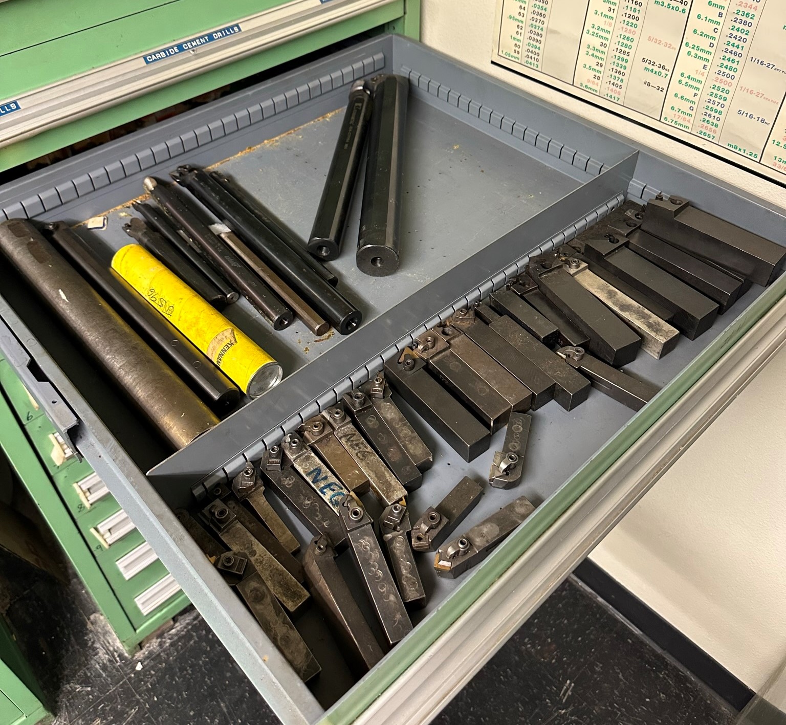 VIDMAR 11-DRAWER TOOL CABINET, W/ CONTENTS OF TOOLING-487