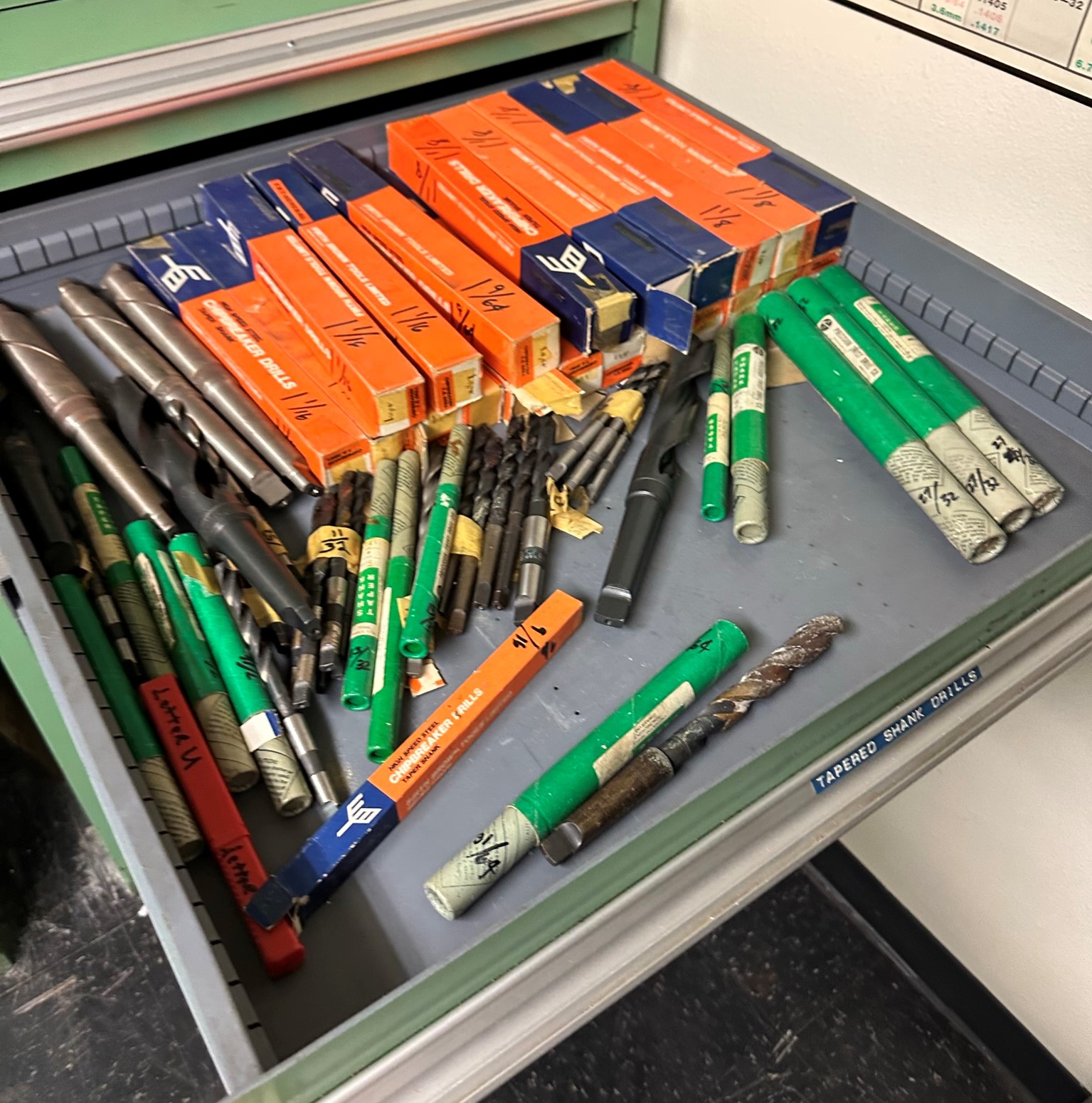 VIDMAR 11-DRAWER TOOL CABINET, W/ CONTENTS OF TOOLING-487