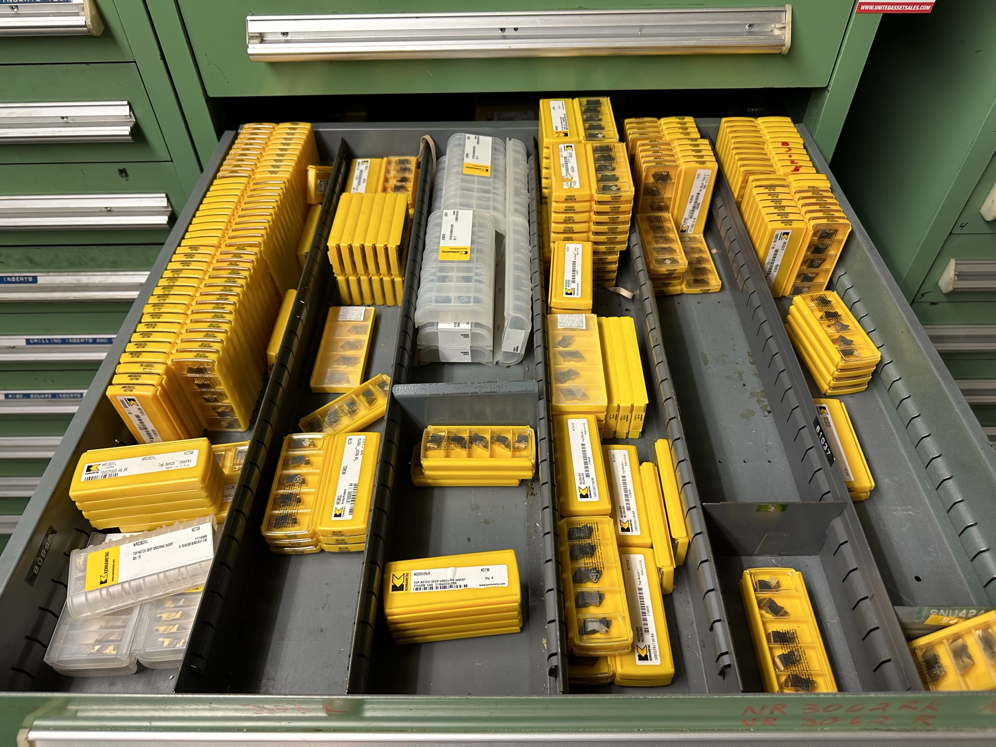 STANLEY VIDMAR 9-DRAWER TOOL CABINET, W/ CONTENTS OF TOOLING, TO INCLUDE: LARGE QUANTITY OF CARBIDE INSERTS-488