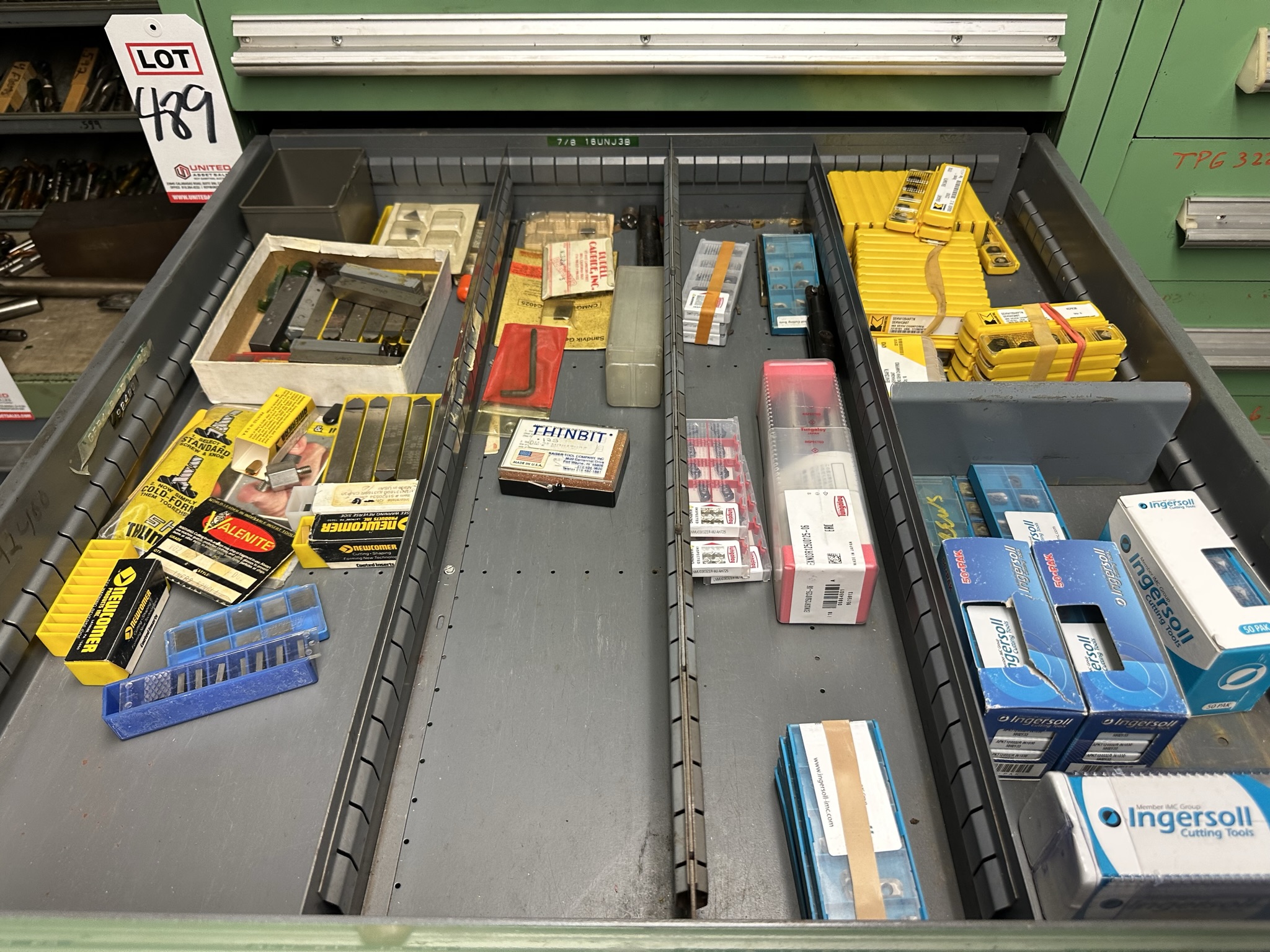 VIDMAR 11-DRAWER TOOL CABINET, W/ CONTENTS OF TOOLING, TO INCLUDE: LARGE QUANTITY OF CARBIDE INSERTS-489