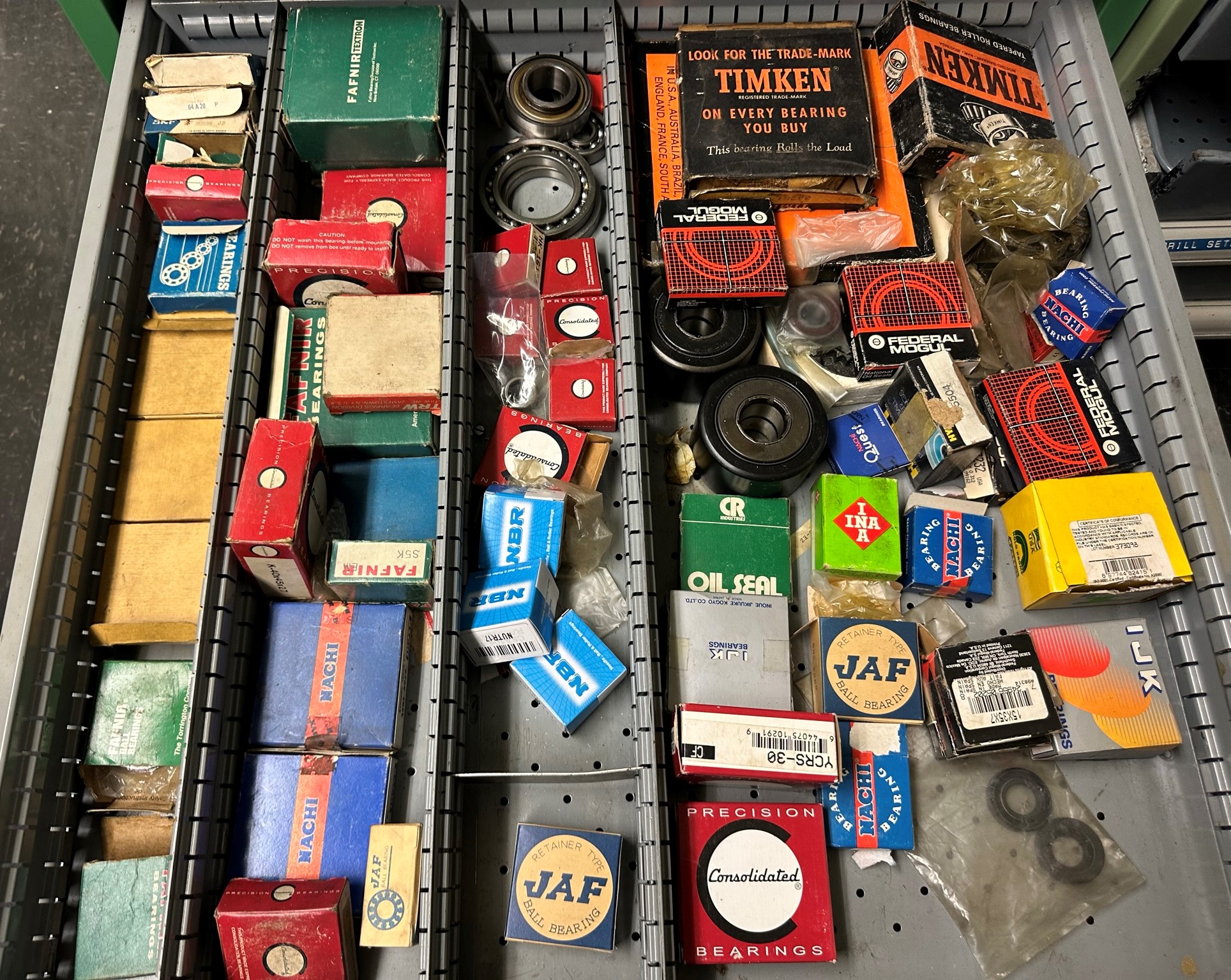 9-DRAWER TOOL CABINET, W/ CONTENTS, TO INCLUDE: CAP SCREWS, BRASS AIR FITTINGS, GRINDING WHEEL DRESSERS, ETC.-493