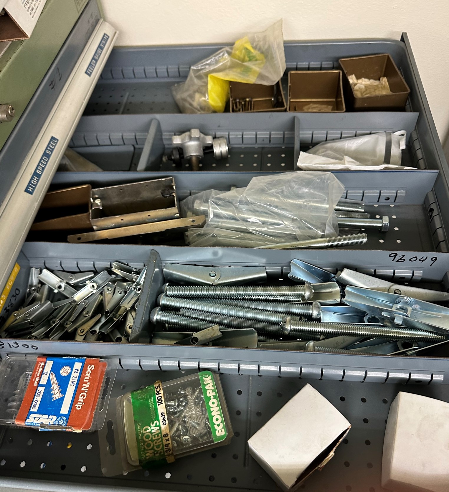 WATERLOO 13-DRAWER TOOL CABINET, W/ CONTENTS, TO INCLUDE: HARDWARE, MISC. TOOL & MAINTENANCE ITEMS-494