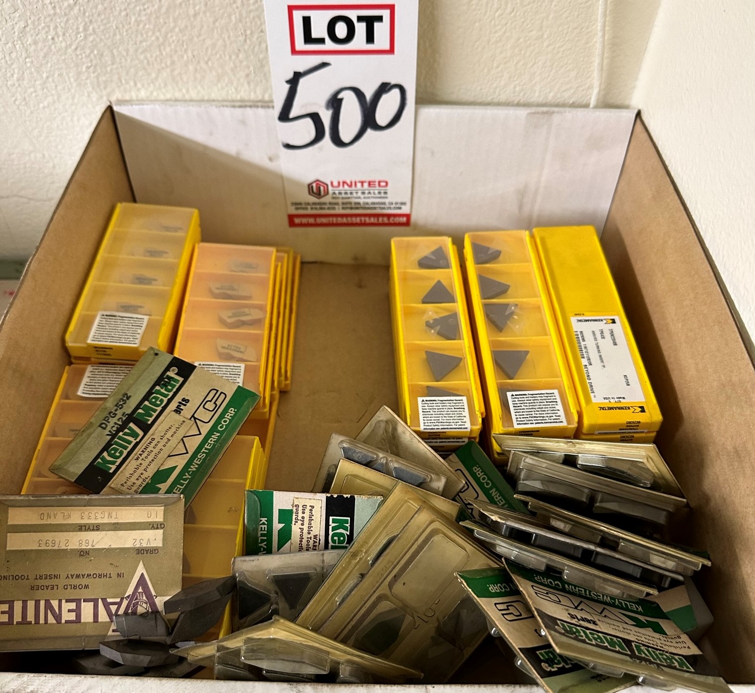 LOT - GROOVING & TURNING CARBIDE INSERTS-500